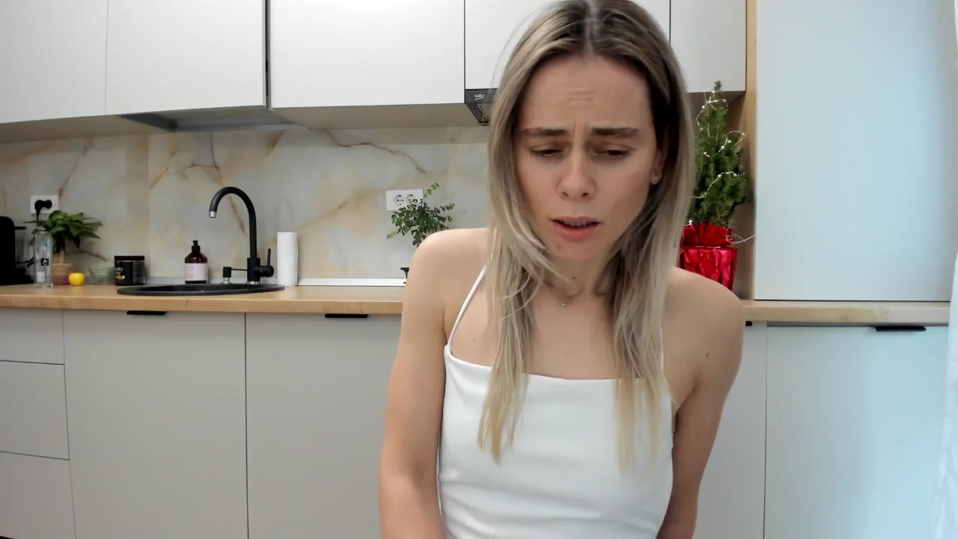 Gallery image thumbnail from DebbyPaige's myfreecams stream on, 12/31/2024, 13:19 image 14 of 20