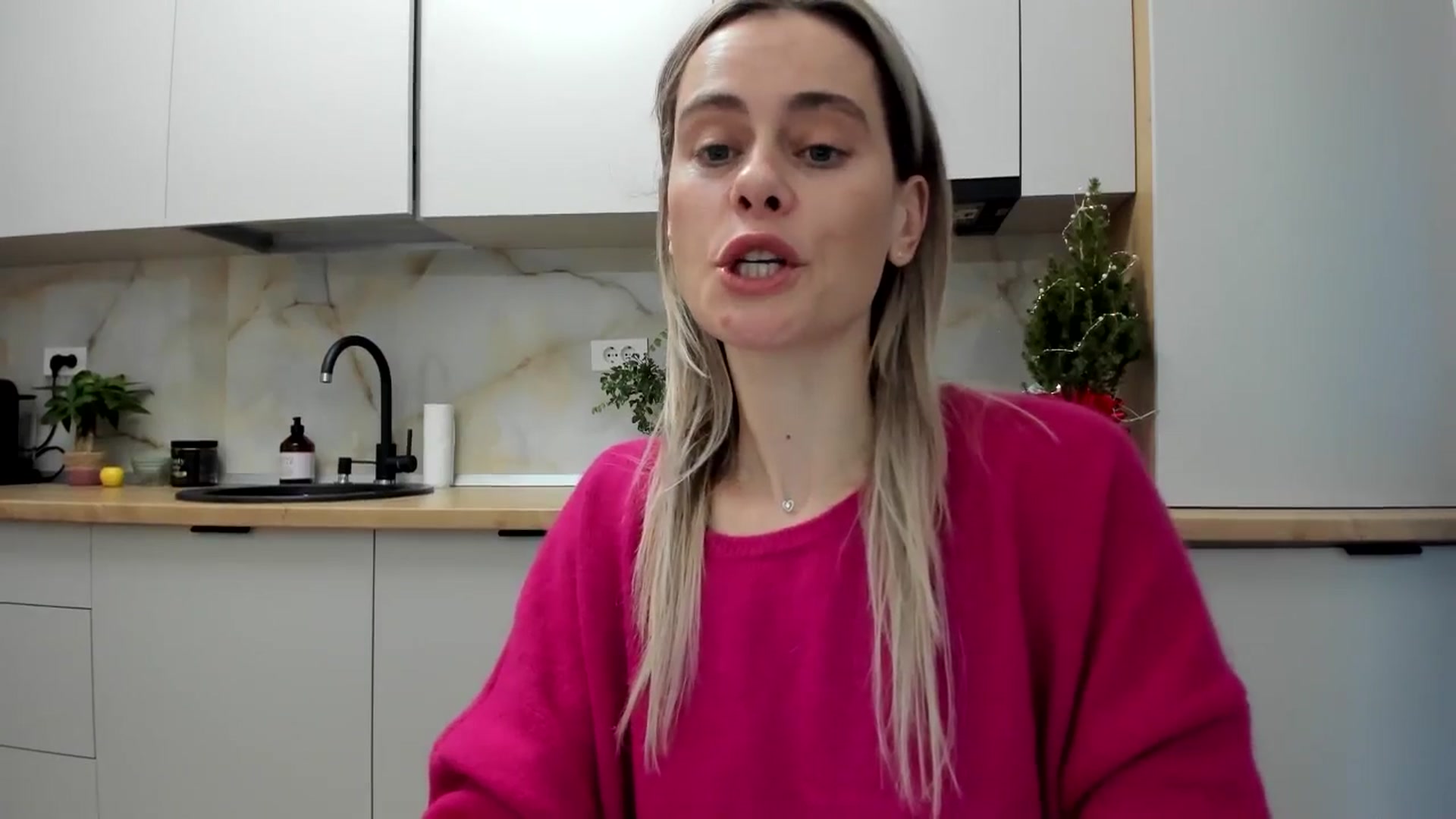 Gallery image thumbnail from DebbyPaige's myfreecams stream on, 12/31/2024, 15:42 image 6 of 20
