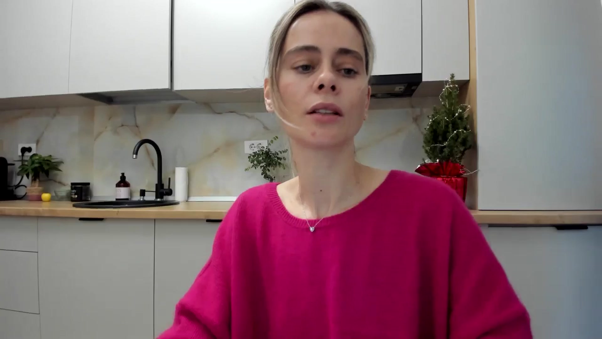 Gallery image thumbnail from DebbyPaige's myfreecams stream on, 12/31/2024, 15:42 image 5 of 20