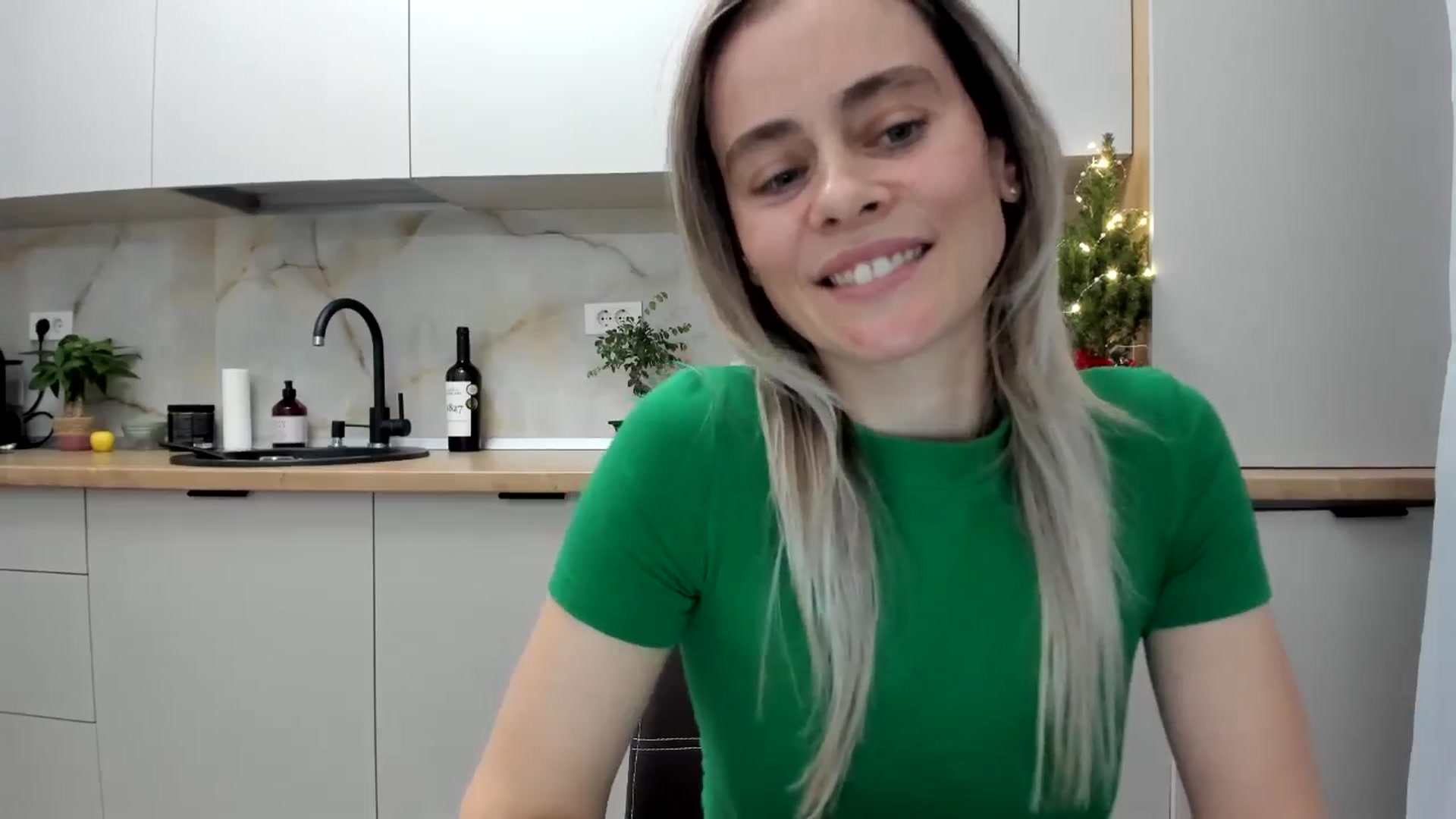 Gallery image thumbnail from DebbyPaige's myfreecams stream on, 01/01/2025, 17:56 image 15 of 20