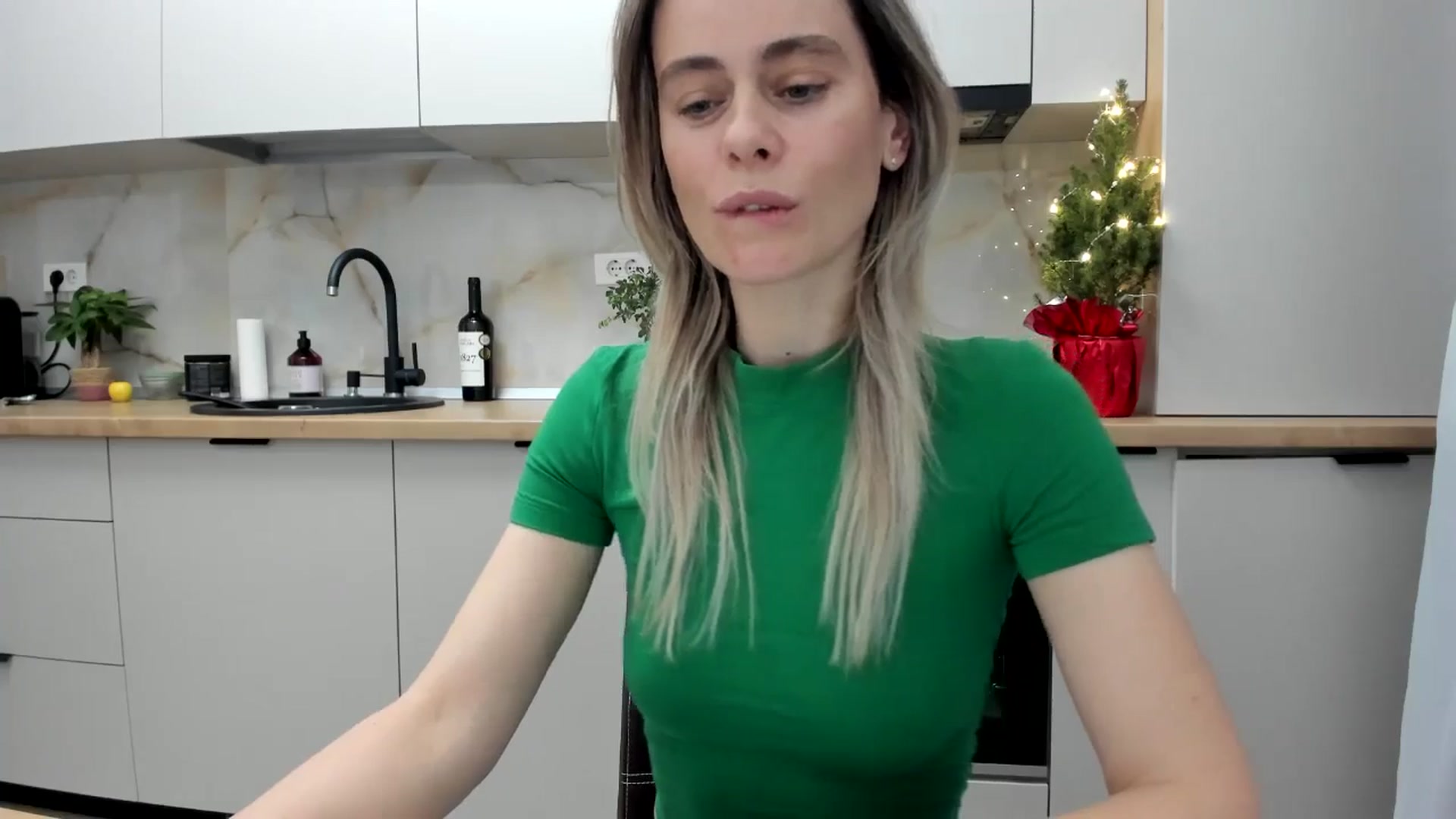 Gallery image thumbnail from DebbyPaige's myfreecams stream on, 01/01/2025, 17:56 image 11 of 20