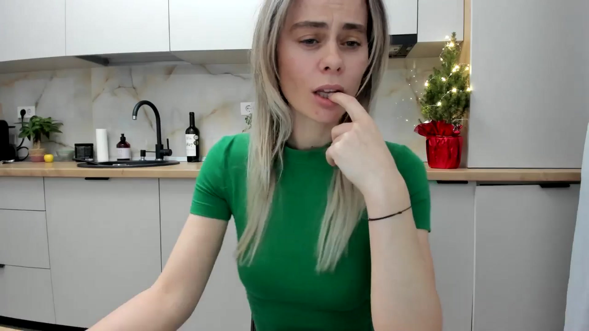 Gallery image thumbnail from DebbyPaige's myfreecams stream on, 01/01/2025, 17:56 image 9 of 20