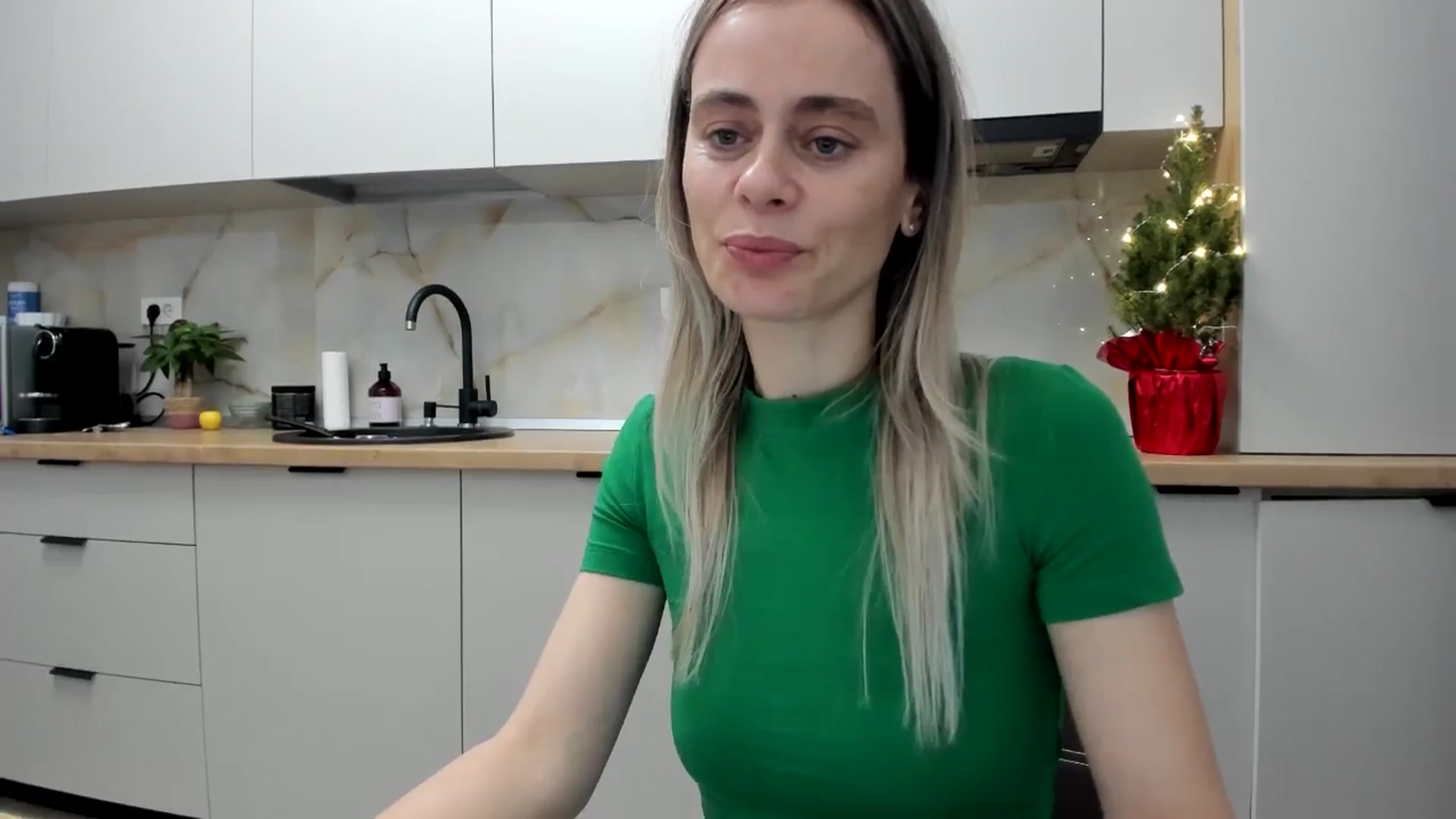 Gallery image thumbnail from DebbyPaige's myfreecams stream on, 01/01/2025, 21:09 image 6 of 20