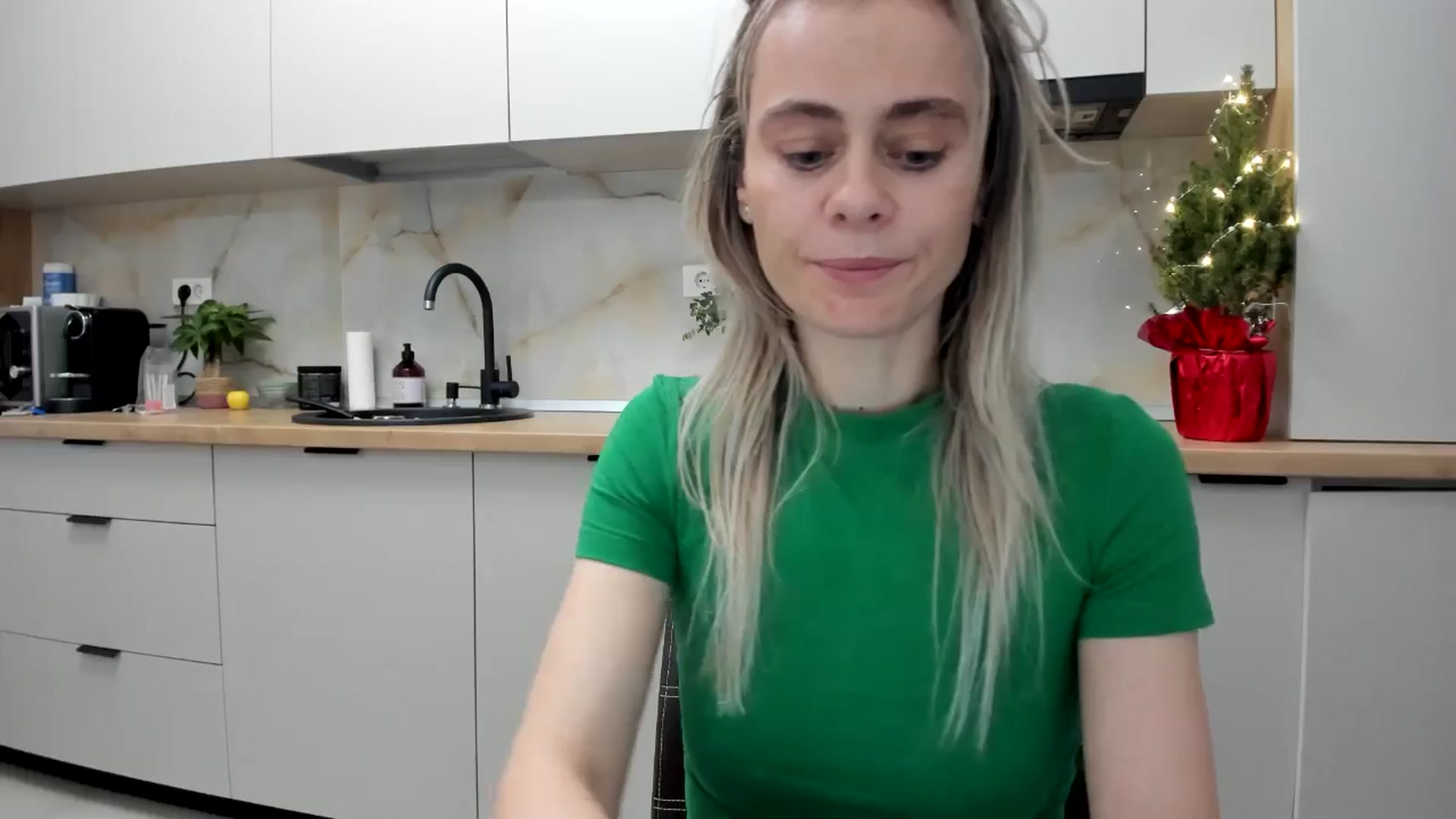 Gallery image thumbnail from DebbyPaige's myfreecams stream on, 01/01/2025, 22:02 image 16 of 20
