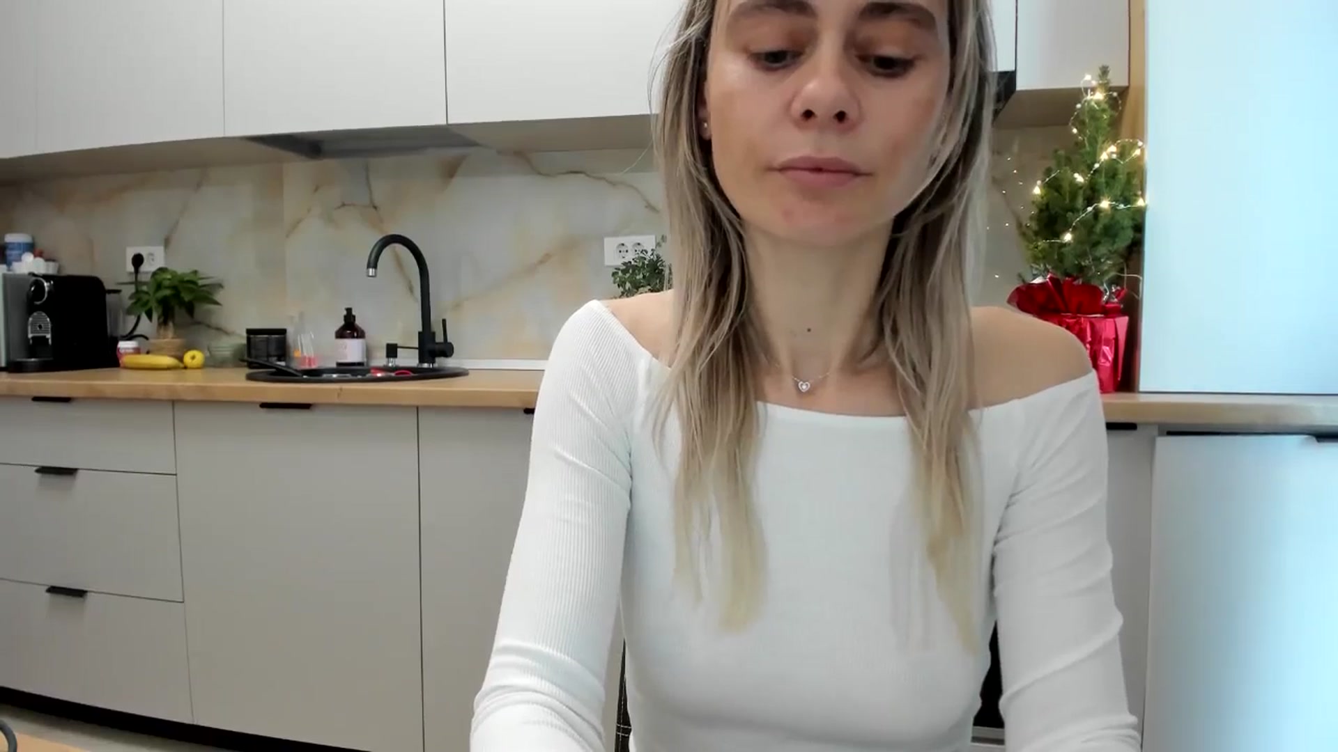 Gallery image thumbnail from DebbyPaige's myfreecams stream on, 01/02/2025, 13:46 image 14 of 20