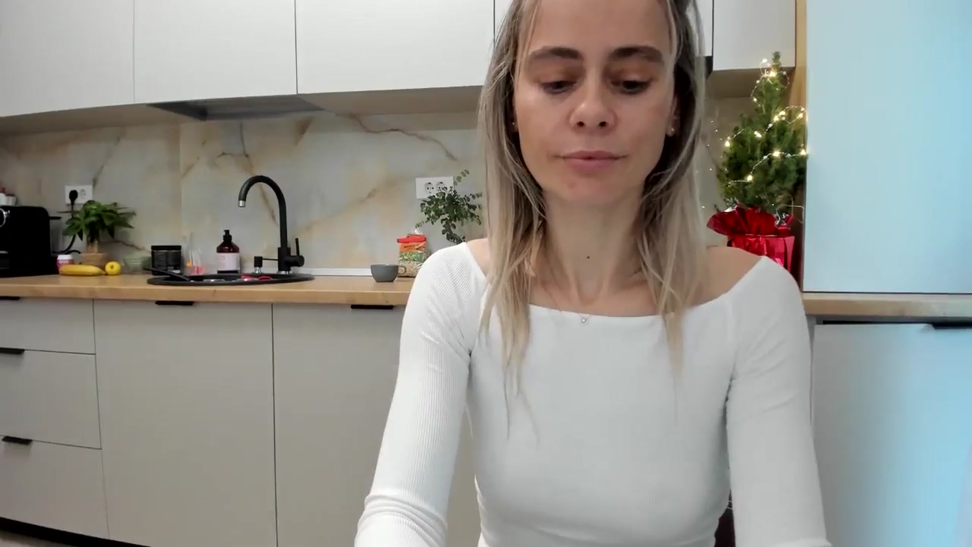 Gallery image thumbnail from DebbyPaige's myfreecams stream on, 01/02/2025, 14:23 image 14 of 20