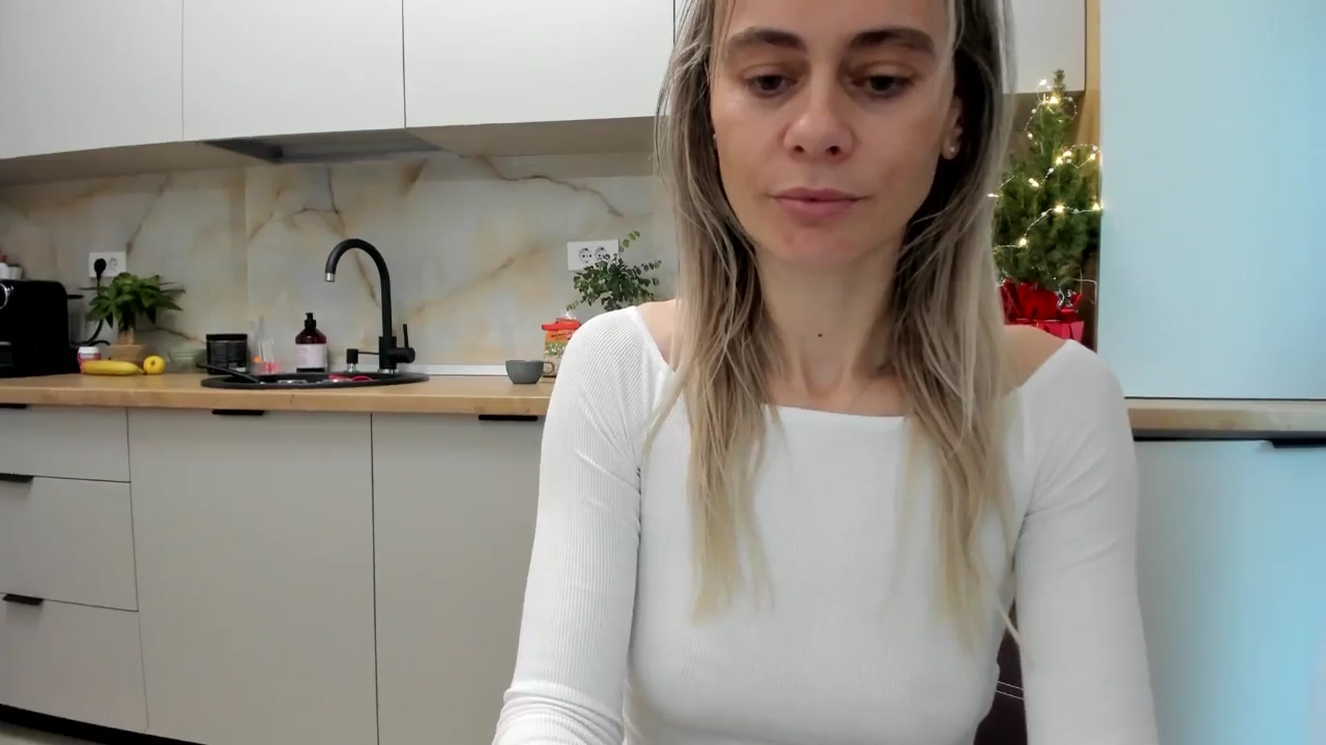Gallery image thumbnail from DebbyPaige's myfreecams stream on, 01/02/2025, 14:23 image 19 of 20