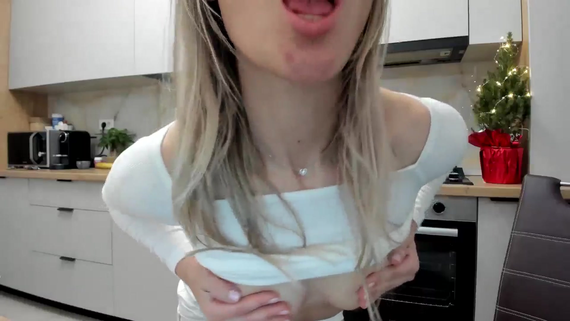 Gallery image thumbnail from DebbyPaige's myfreecams stream on, 01/02/2025, 16:59 image 15 of 20