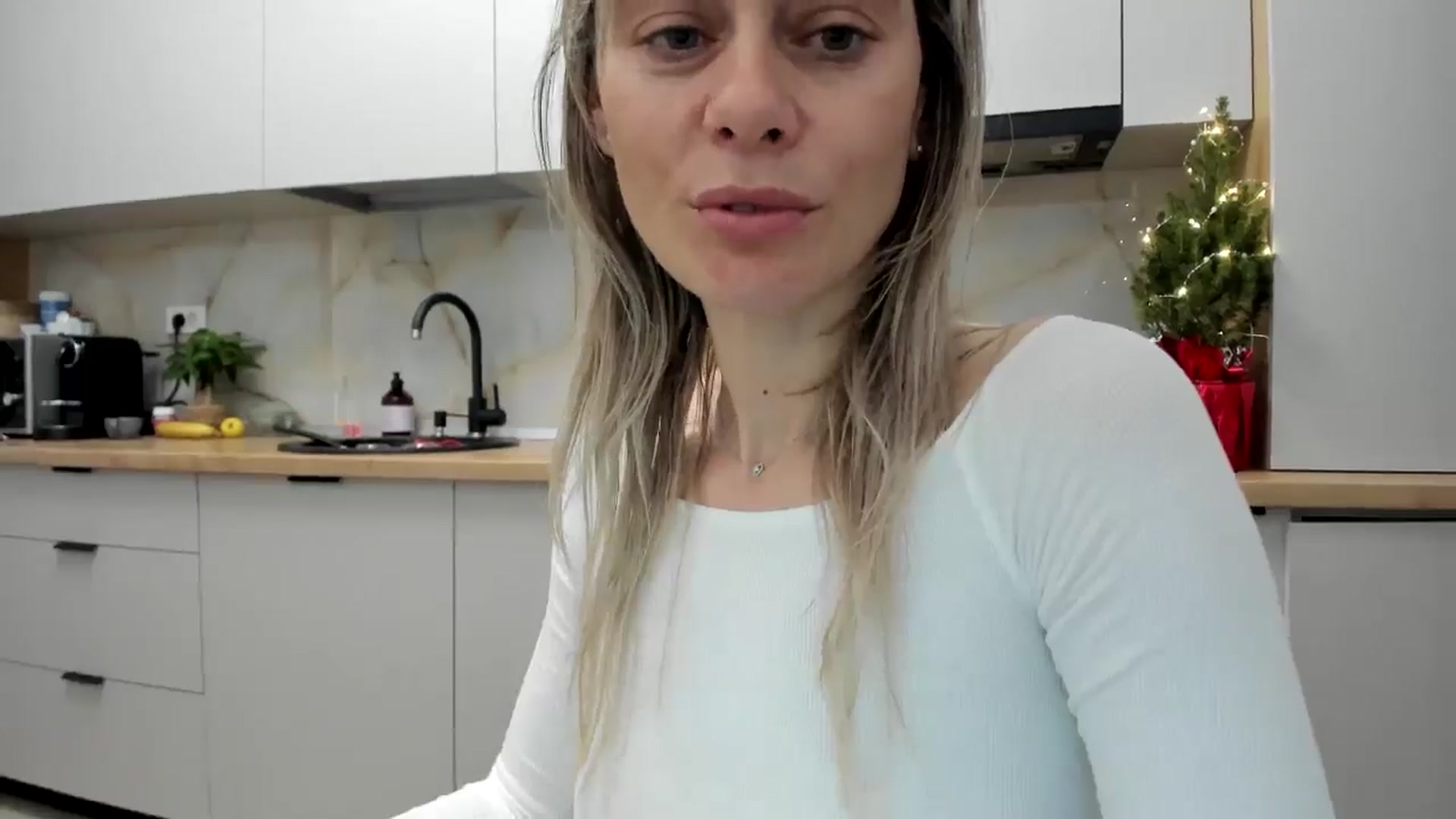 Gallery image thumbnail from DebbyPaige's myfreecams stream on, 01/02/2025, 16:59 image 17 of 20