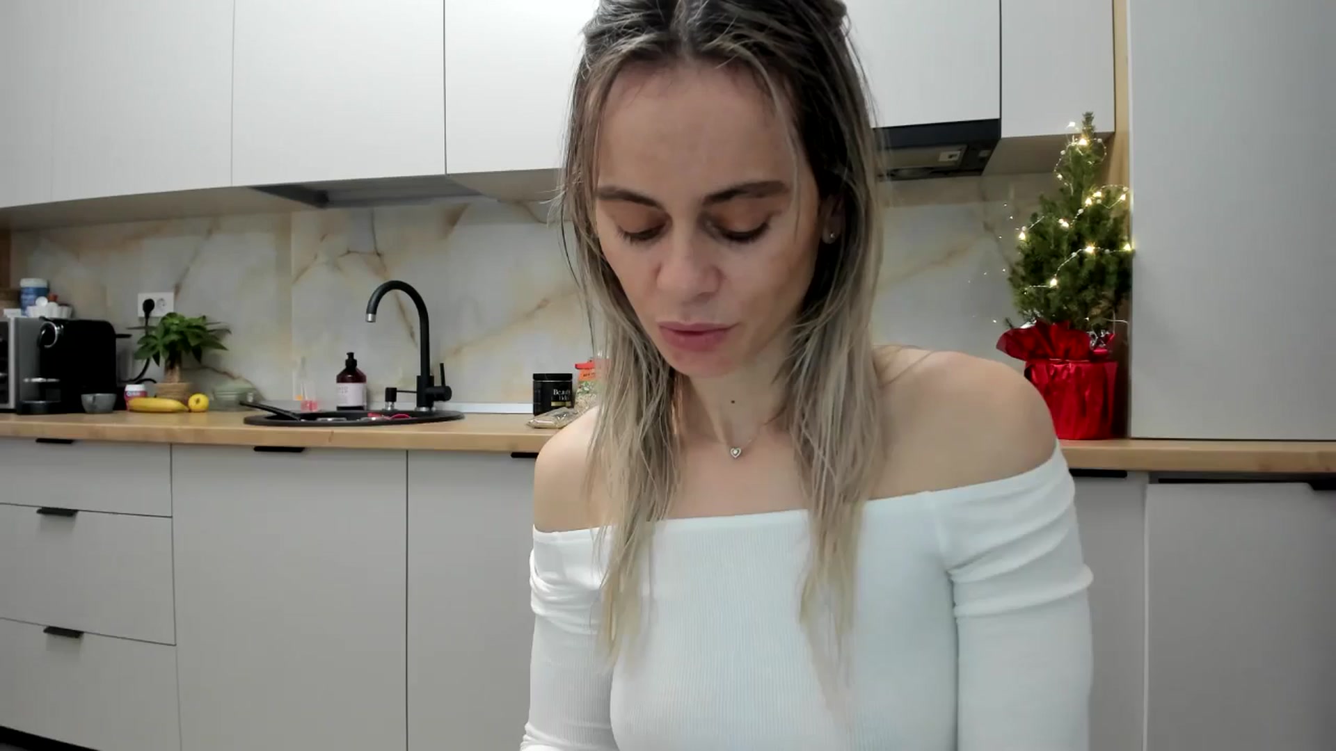 Gallery image thumbnail from DebbyPaige's myfreecams stream on, 01/02/2025, 16:59 image 18 of 20
