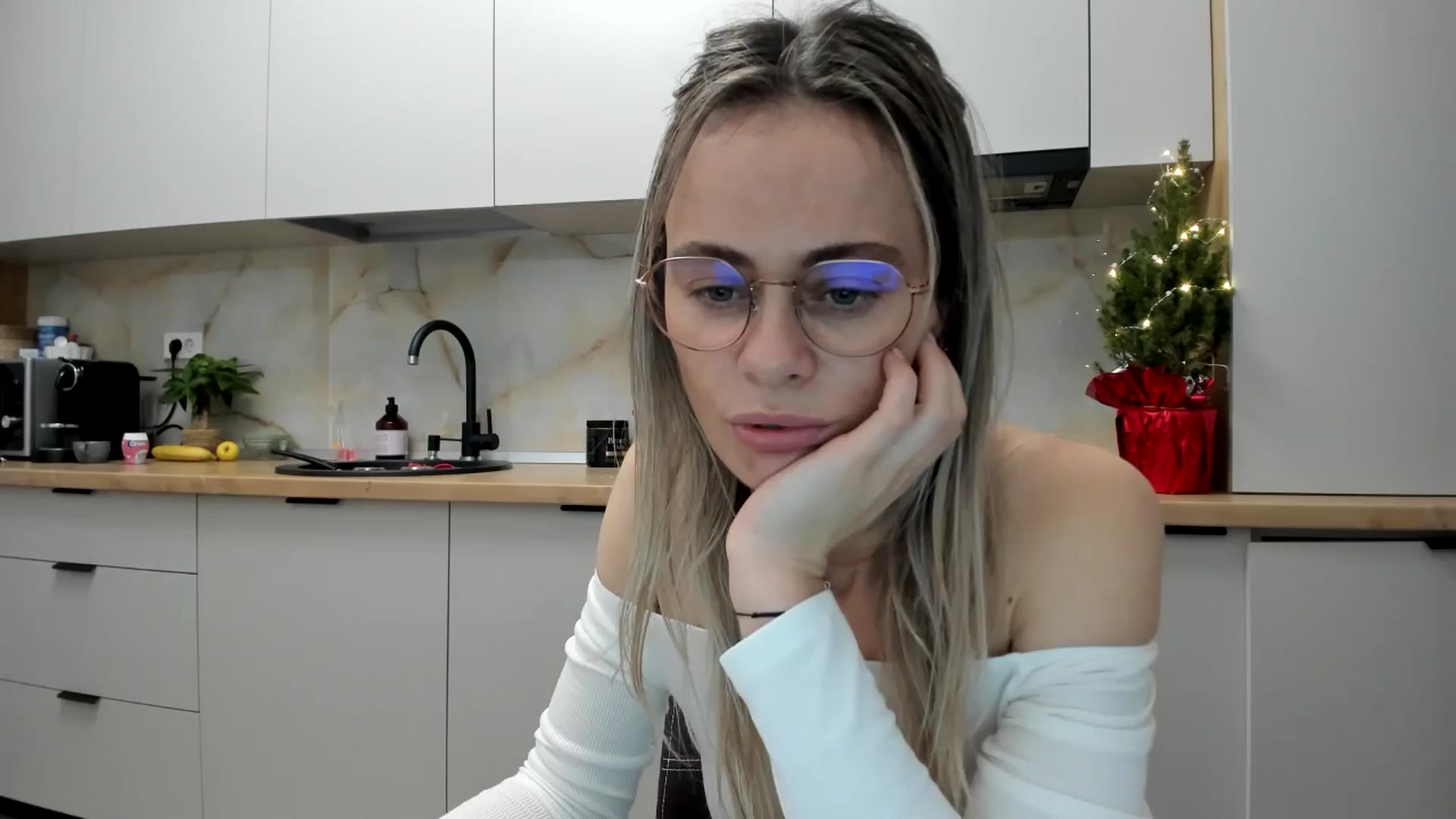 Gallery image thumbnail from DebbyPaige's myfreecams stream on, 01/02/2025, 18:40 image 11 of 20