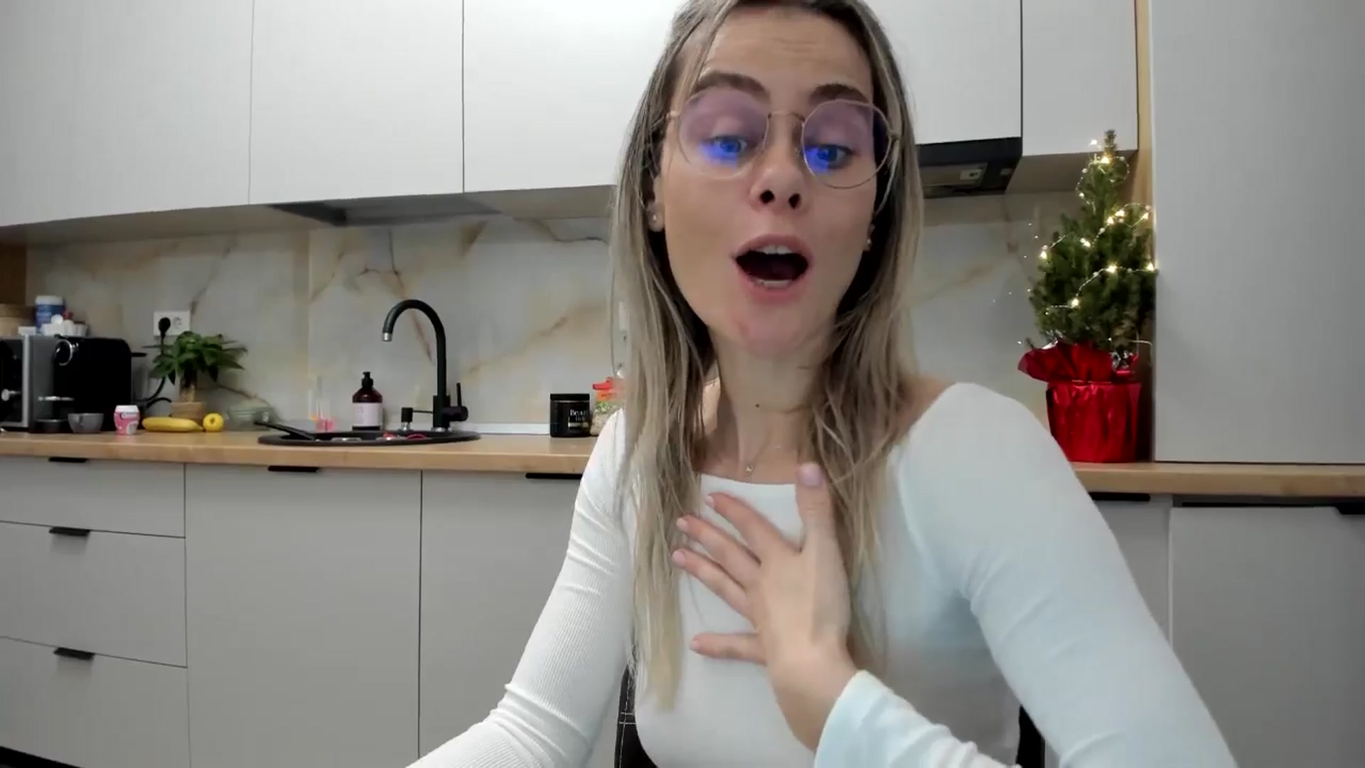 Gallery image thumbnail from DebbyPaige's myfreecams stream on, 01/02/2025, 18:40 image 9 of 20
