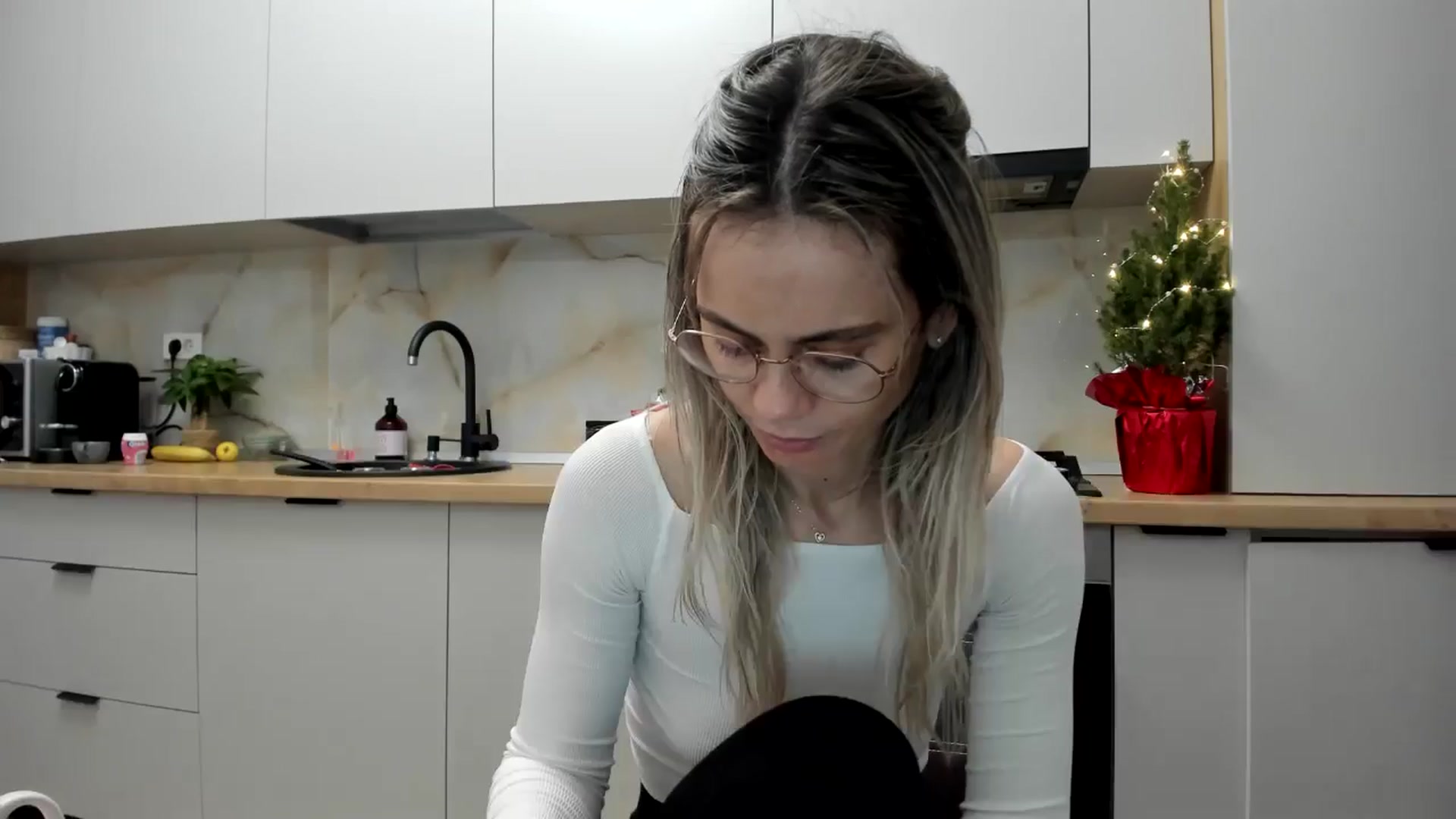 Gallery image thumbnail from DebbyPaige's myfreecams stream on, 01/02/2025, 18:40 image 7 of 20