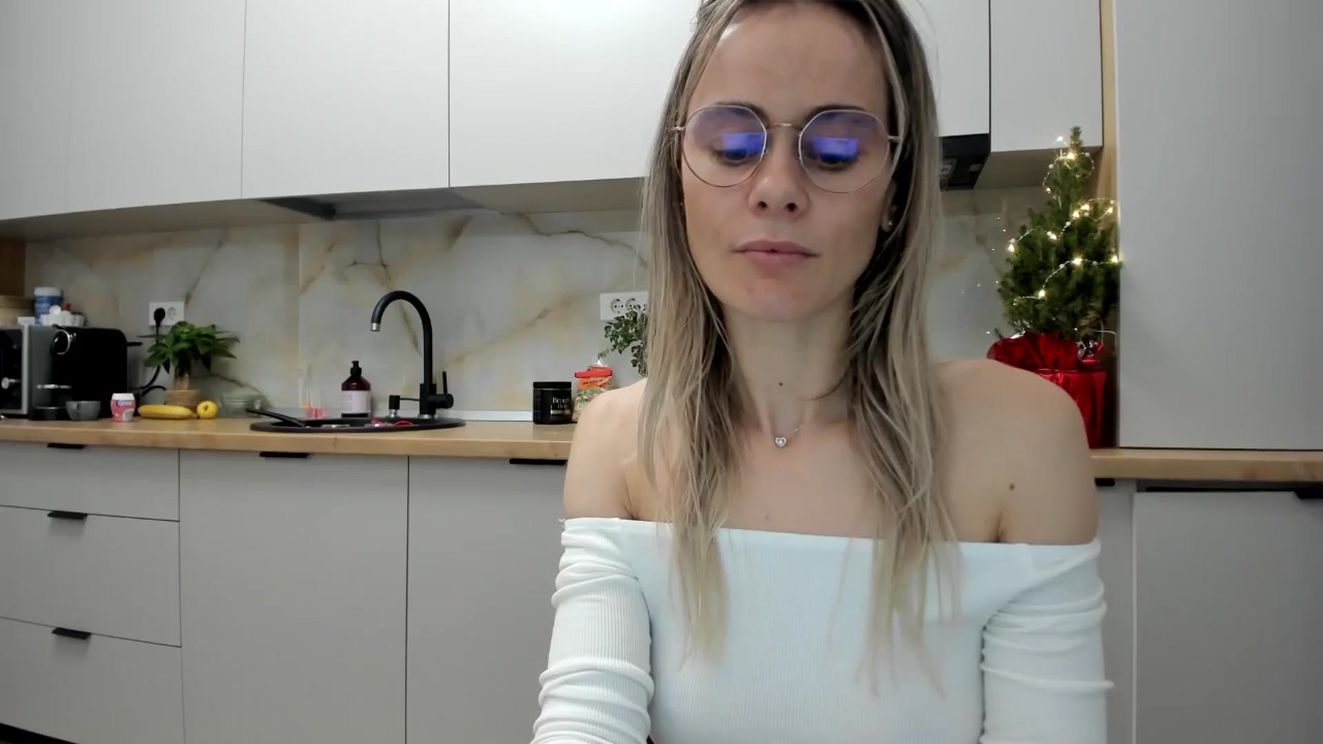 Gallery image thumbnail from DebbyPaige's myfreecams stream on, 01/02/2025, 18:40 image 13 of 20