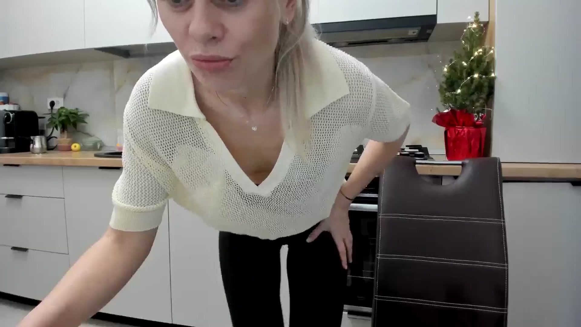 Gallery image thumbnail from DebbyPaige's myfreecams stream on, 01/03/2025, 15:21 image 14 of 20