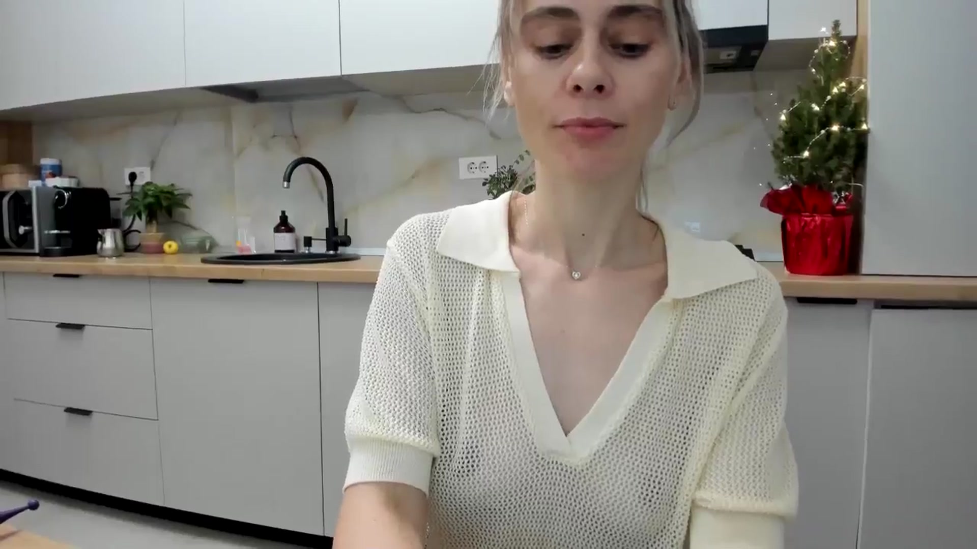 Gallery image thumbnail from DebbyPaige's myfreecams stream on, 01/03/2025, 15:21 image 20 of 20