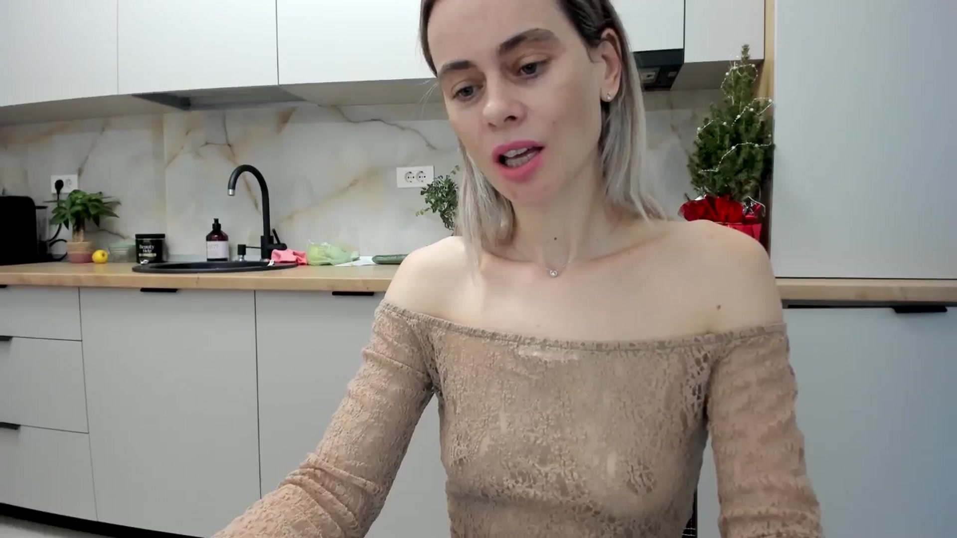 Gallery image thumbnail from DebbyPaige's myfreecams stream on, 01/04/2025, 15:00 image 17 of 20