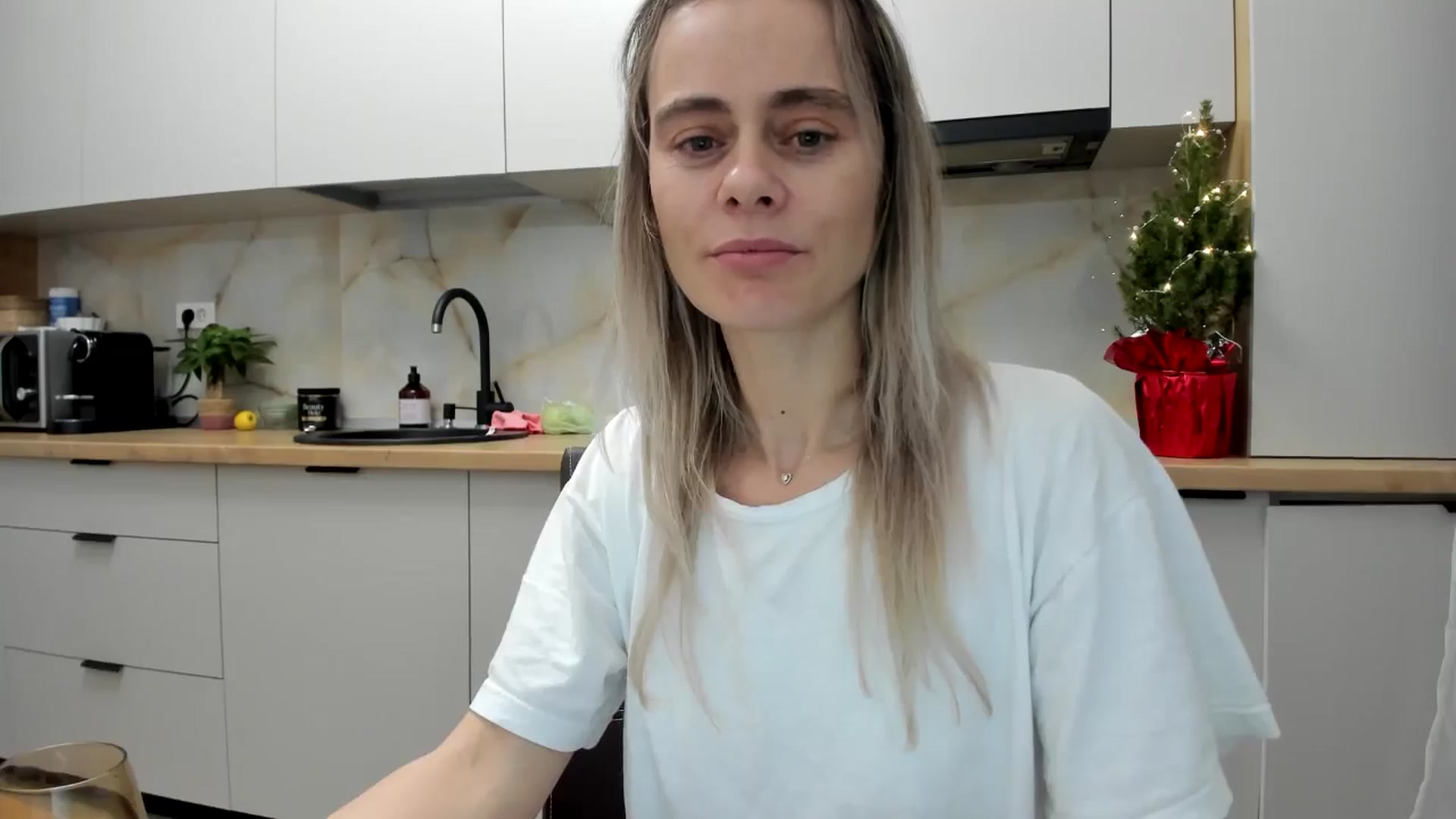 Gallery image thumbnail from DebbyPaige's myfreecams stream on, 01/04/2025, 18:54 image 13 of 20