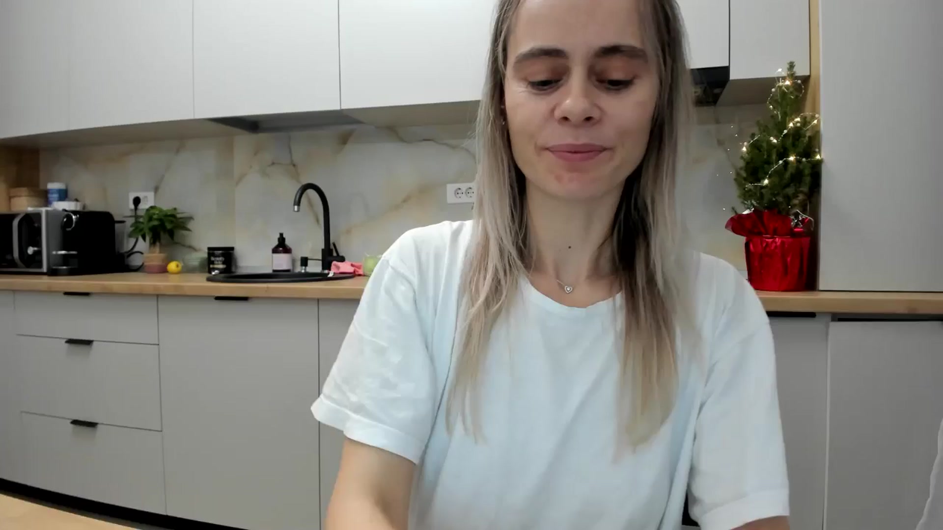 Gallery image thumbnail from DebbyPaige's myfreecams stream on, 01/04/2025, 18:54 image 1 of 20