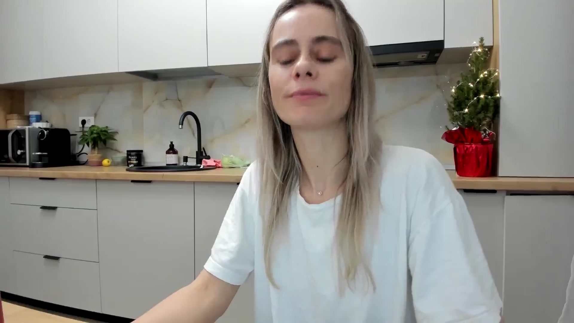 Gallery image thumbnail from DebbyPaige's myfreecams stream on, 01/04/2025, 18:54 image 2 of 20
