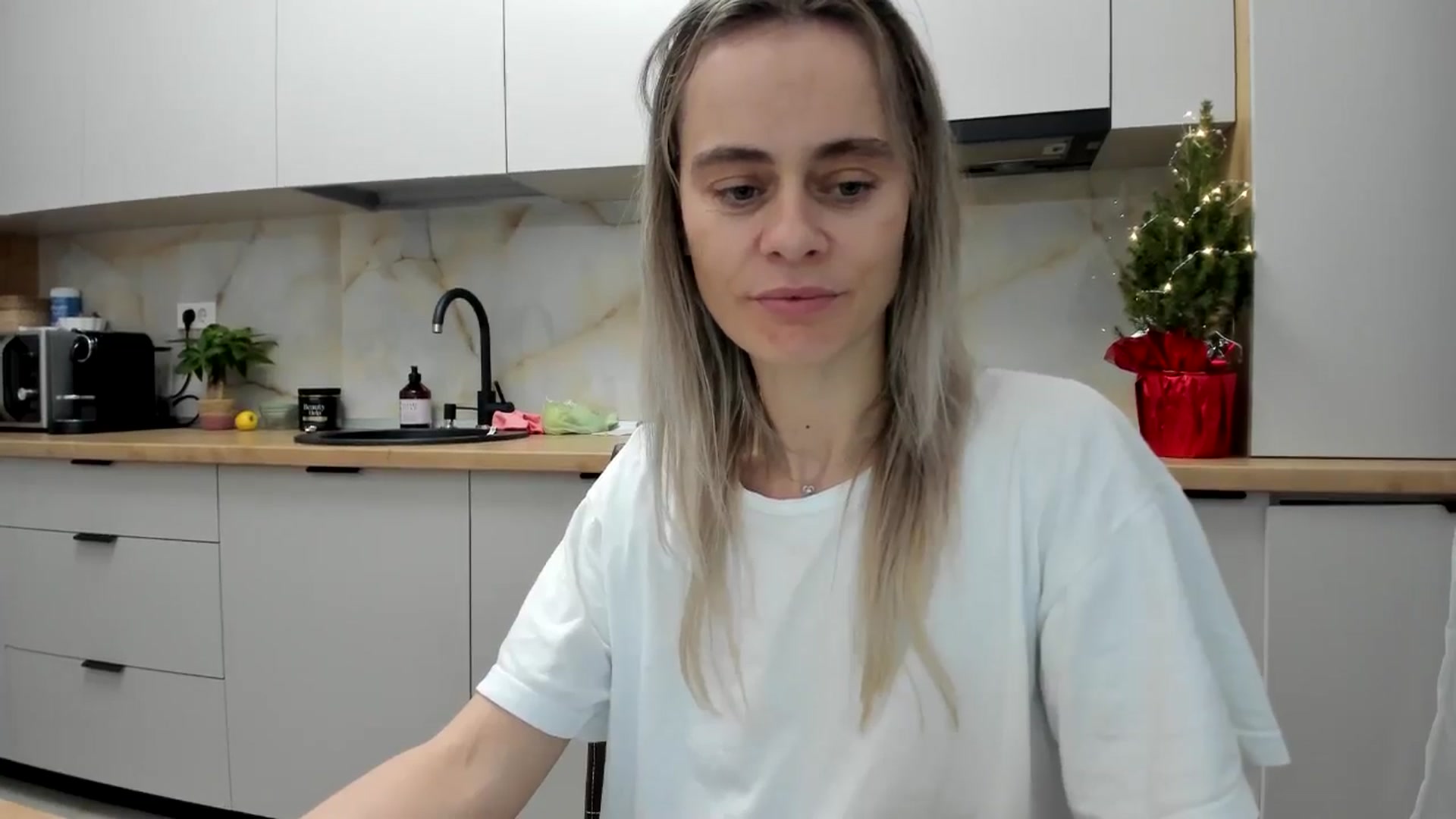 Gallery image thumbnail from DebbyPaige's myfreecams stream on, 01/04/2025, 18:54 image 11 of 20