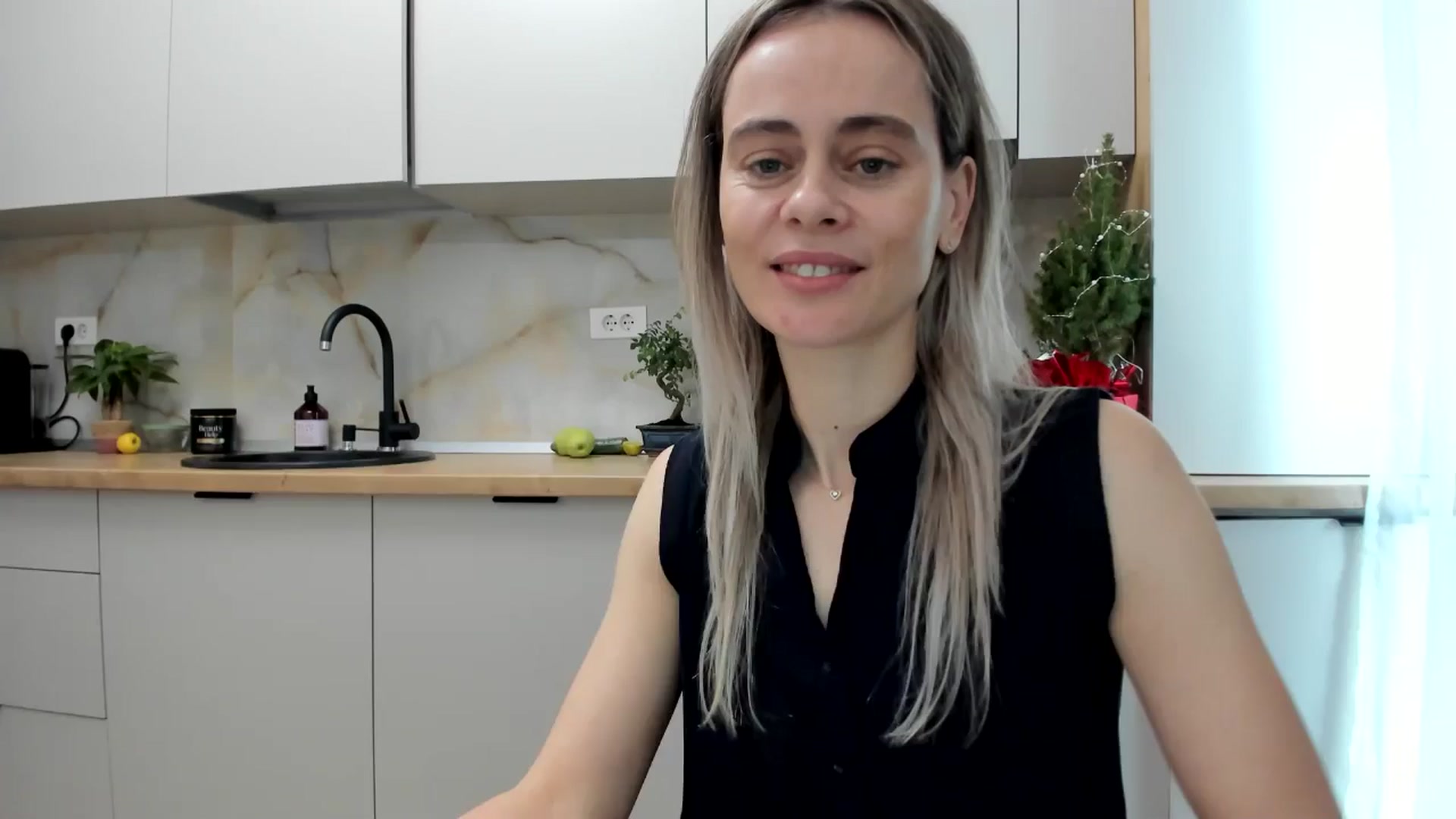 Gallery image thumbnail from DebbyPaige's myfreecams stream on, 01/05/2025, 08:01 image 3 of 20