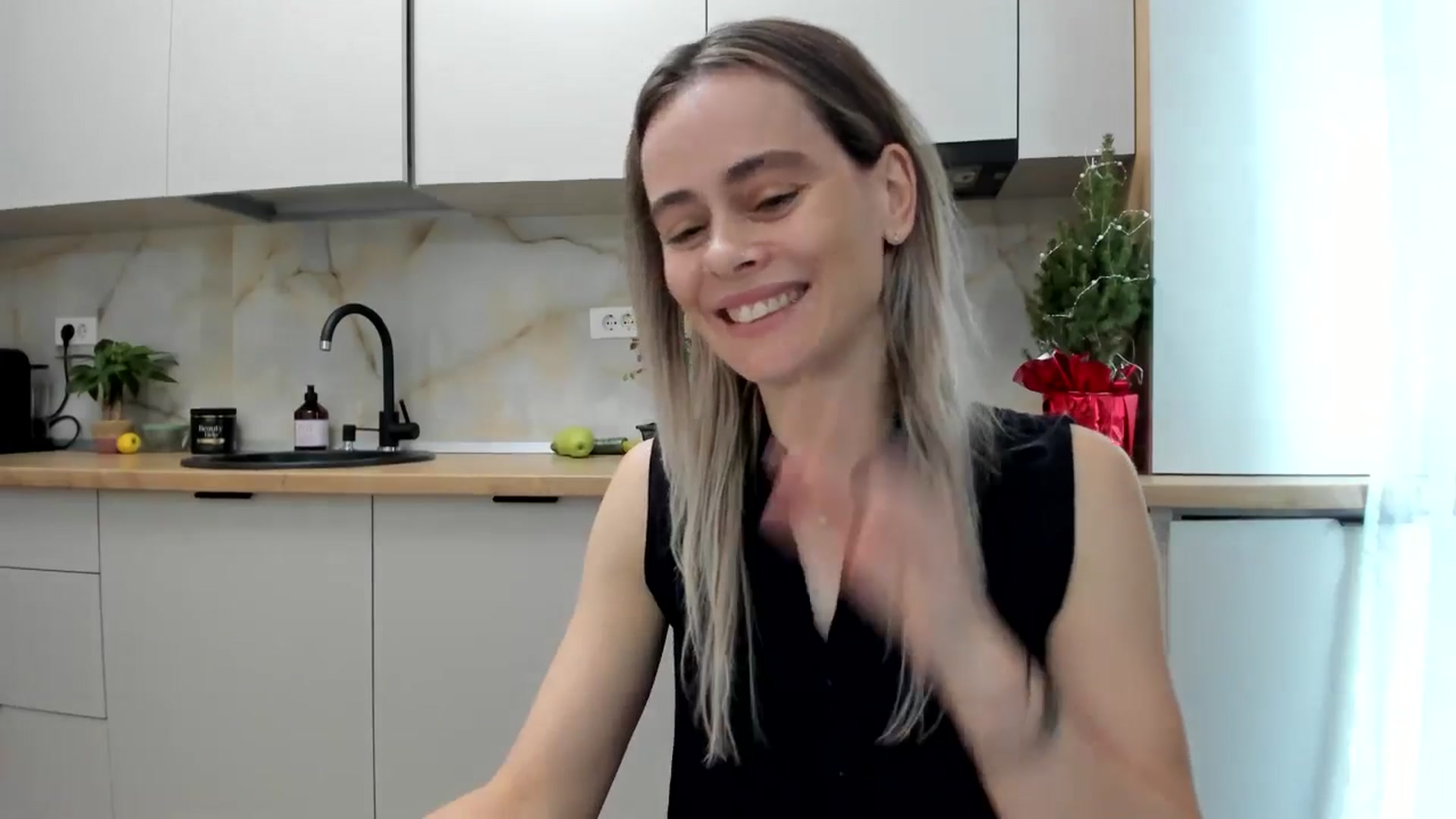 Gallery image thumbnail from DebbyPaige's myfreecams stream on, 01/05/2025, 08:01 image 4 of 20