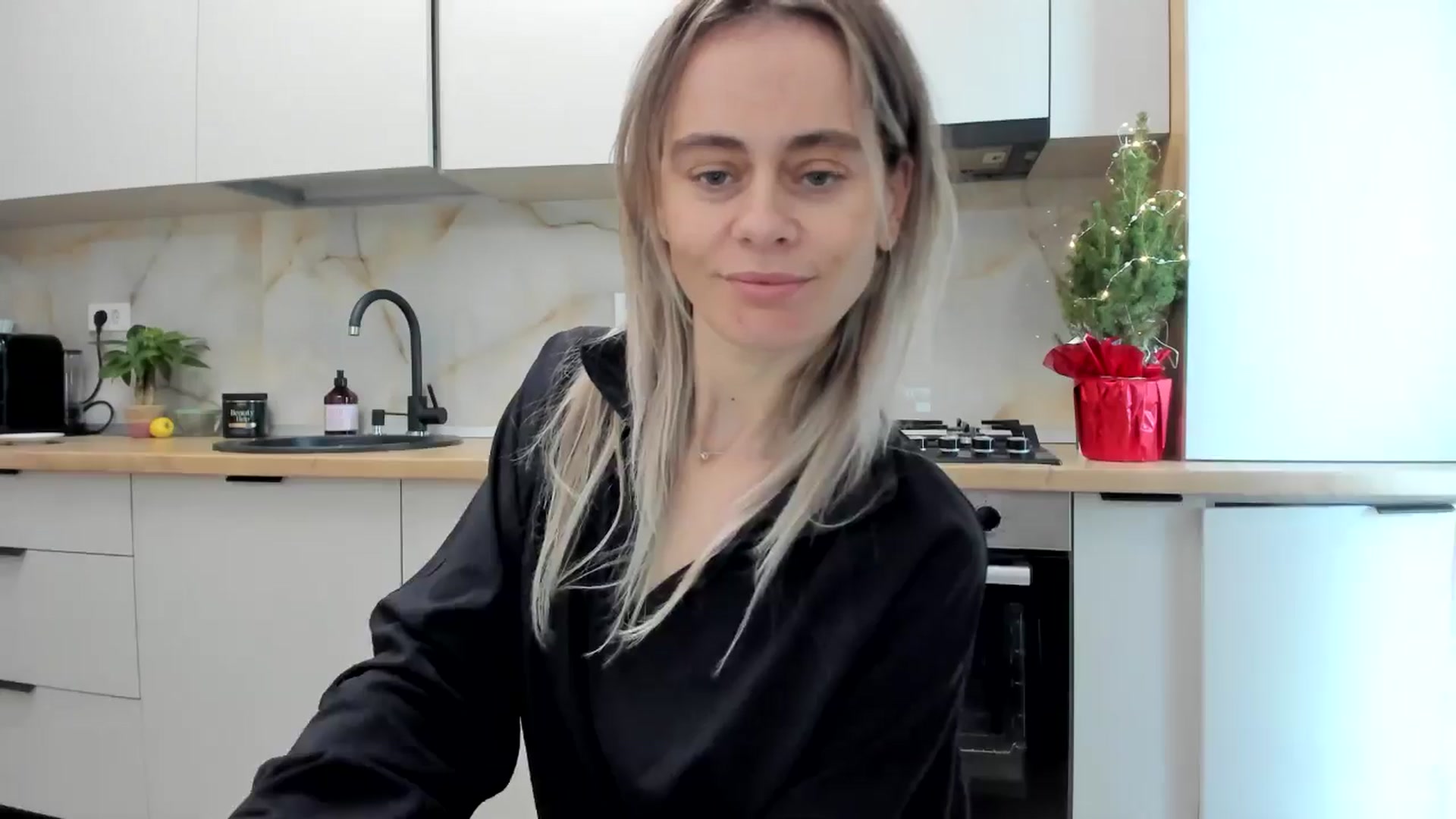 Gallery image thumbnail from DebbyPaige's myfreecams stream on, 01/05/2025, 09:42 image 18 of 20