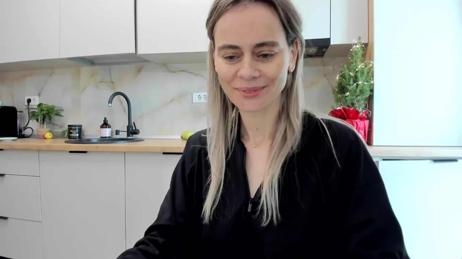 Gallery image thumbnail from DebbyPaige's myfreecams stream on, 01/05/2025, 09:42 image 1 of 20