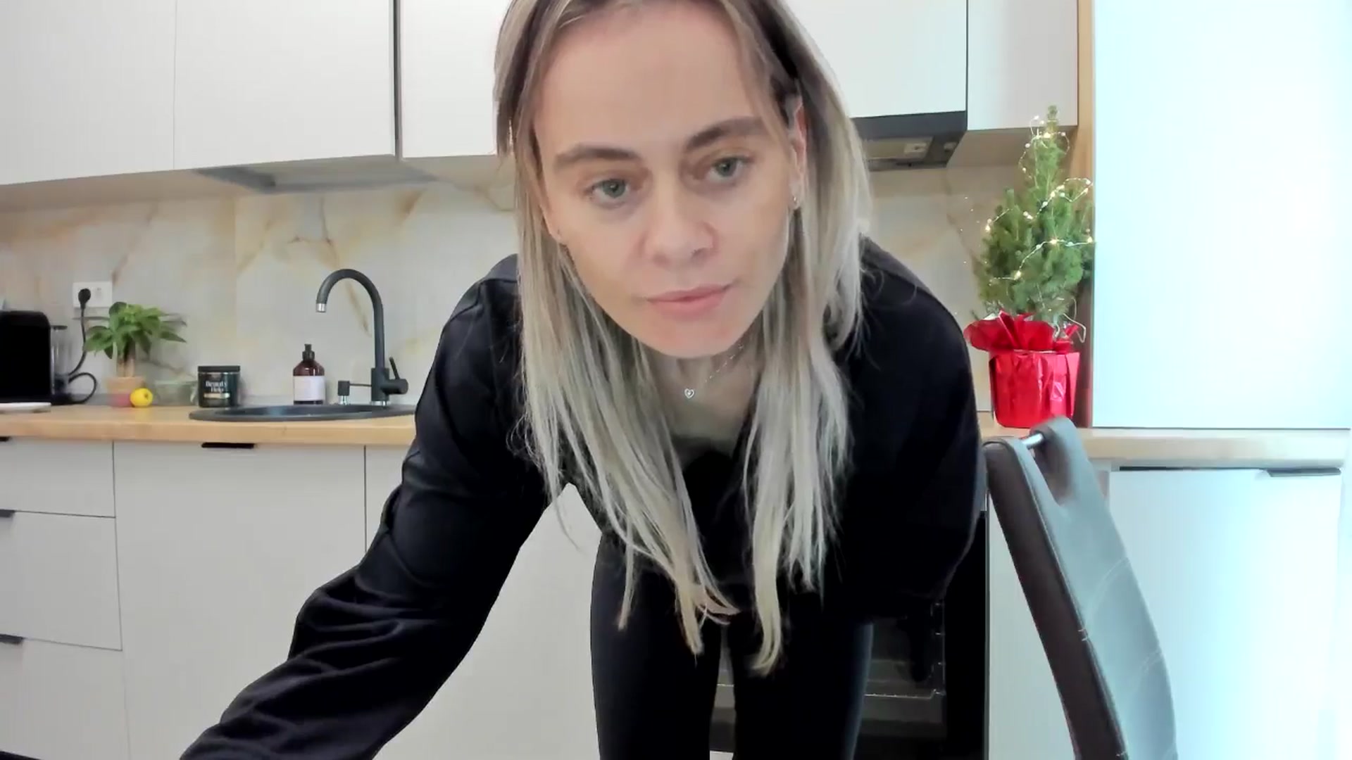 Gallery image thumbnail from DebbyPaige's myfreecams stream on, 01/05/2025, 09:42 image 13 of 20