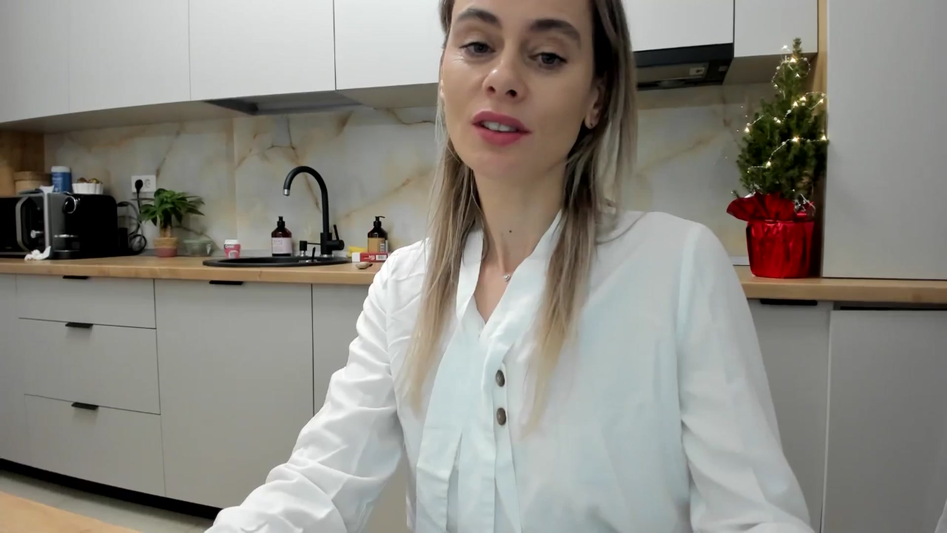 Gallery image thumbnail from DebbyPaige's myfreecams stream on, 01/05/2025, 22:06 image 12 of 20