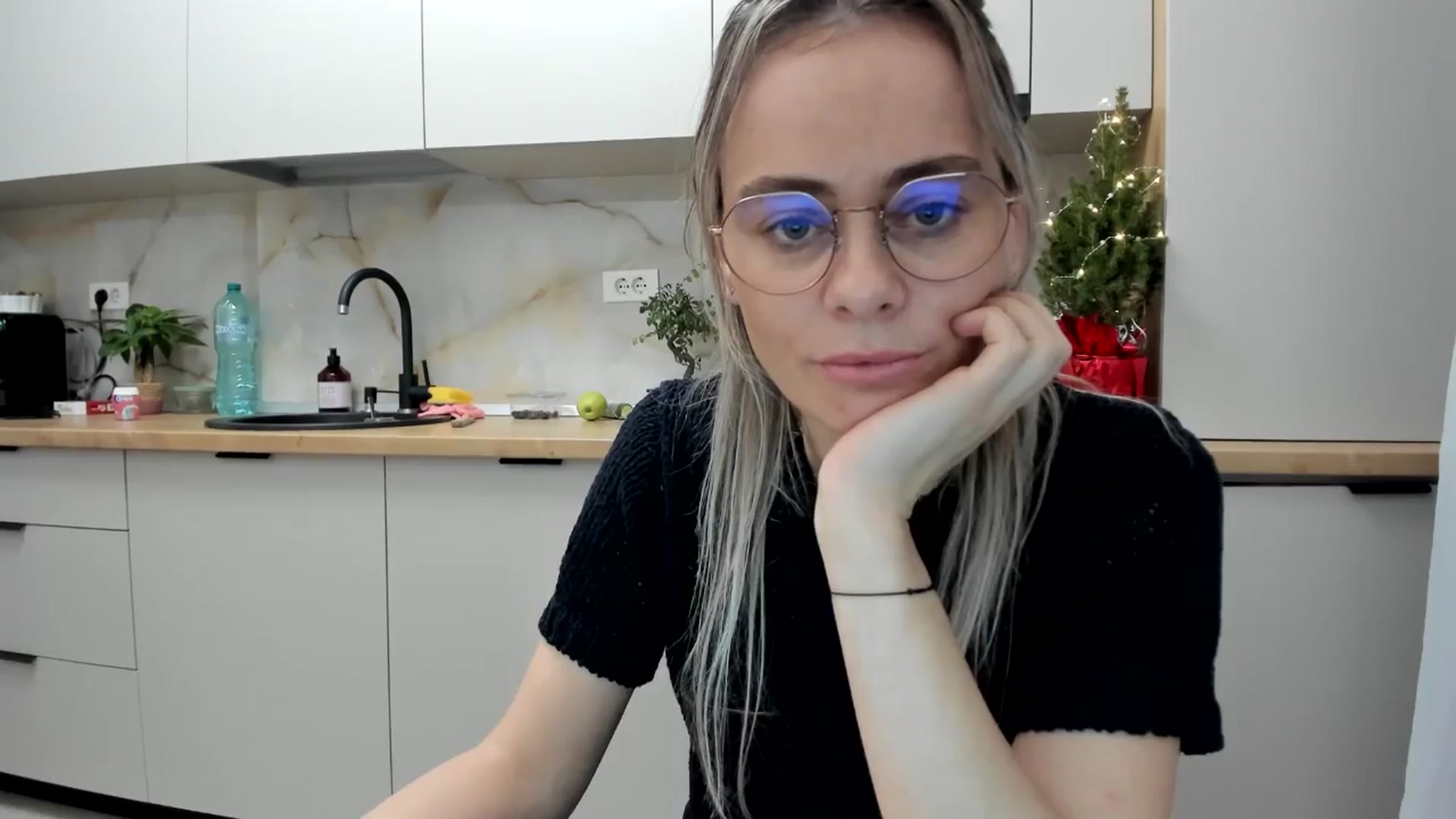 Gallery image thumbnail from DebbyPaige's myfreecams stream on, 01/06/2025, 15:22 image 20 of 20