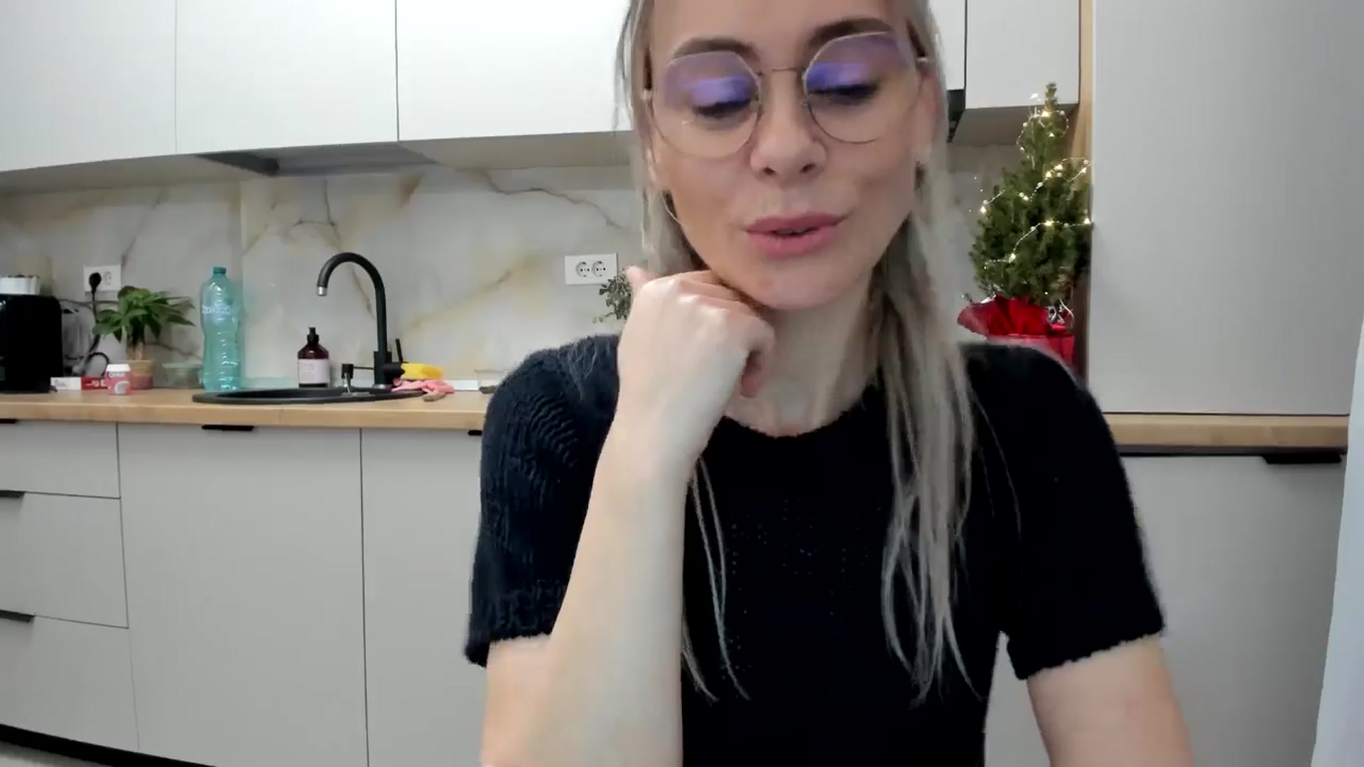 Gallery image thumbnail from DebbyPaige's myfreecams stream on, 01/06/2025, 15:22 image 19 of 20