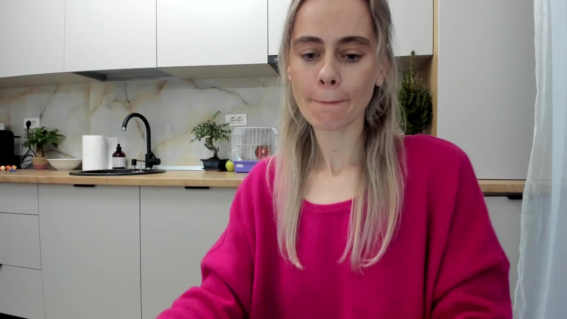 Gallery image thumbnail from DebbyPaige's myfreecams stream on, 01/07/2025, 16:29 image 11 of 20