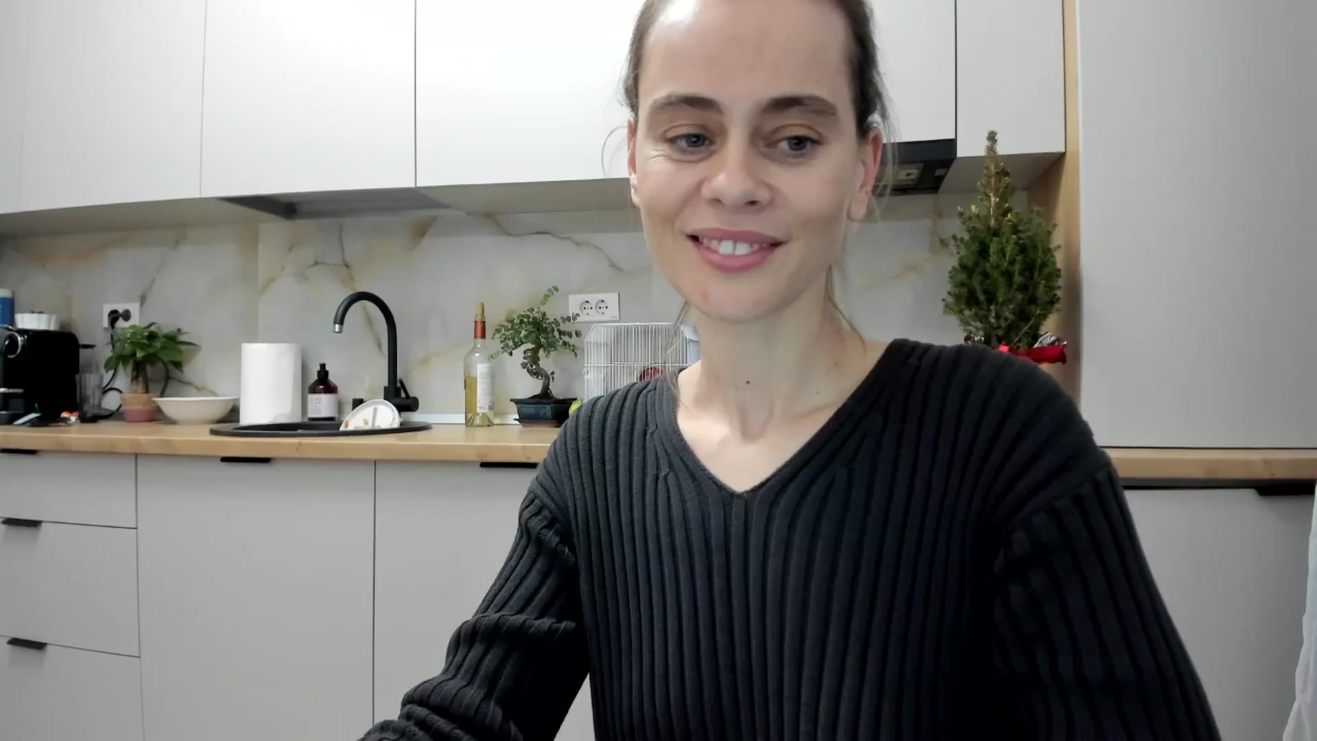 Gallery image thumbnail from DebbyPaige's myfreecams stream on, 01/07/2025, 21:40 image 11 of 20