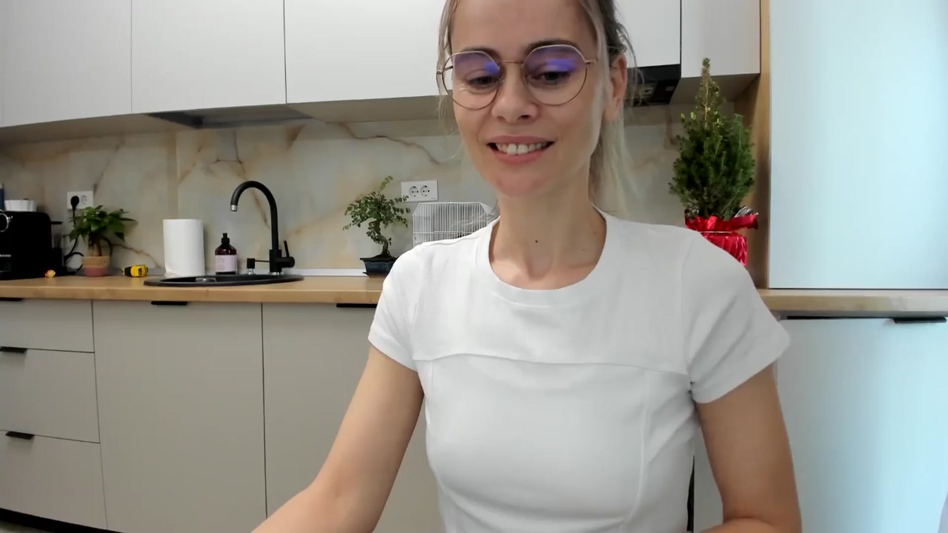 Gallery image thumbnail from DebbyPaige's myfreecams stream on, 01/08/2025, 09:33 image 20 of 20