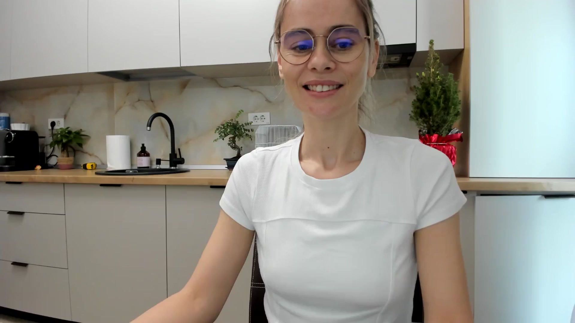 Gallery image thumbnail from DebbyPaige's myfreecams stream on, 01/08/2025, 09:33 image 1 of 20