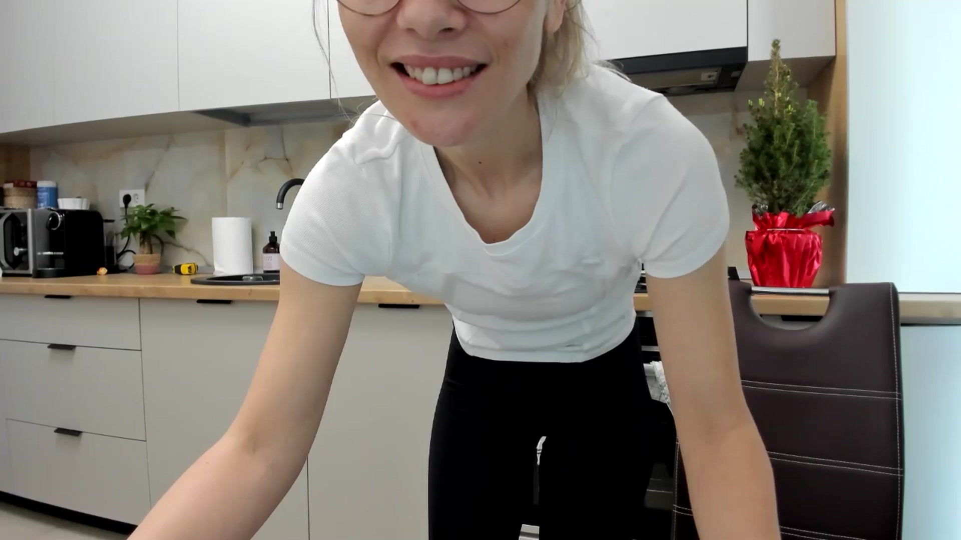 Gallery image thumbnail from DebbyPaige's myfreecams stream on, 01/08/2025, 09:33 image 2 of 20