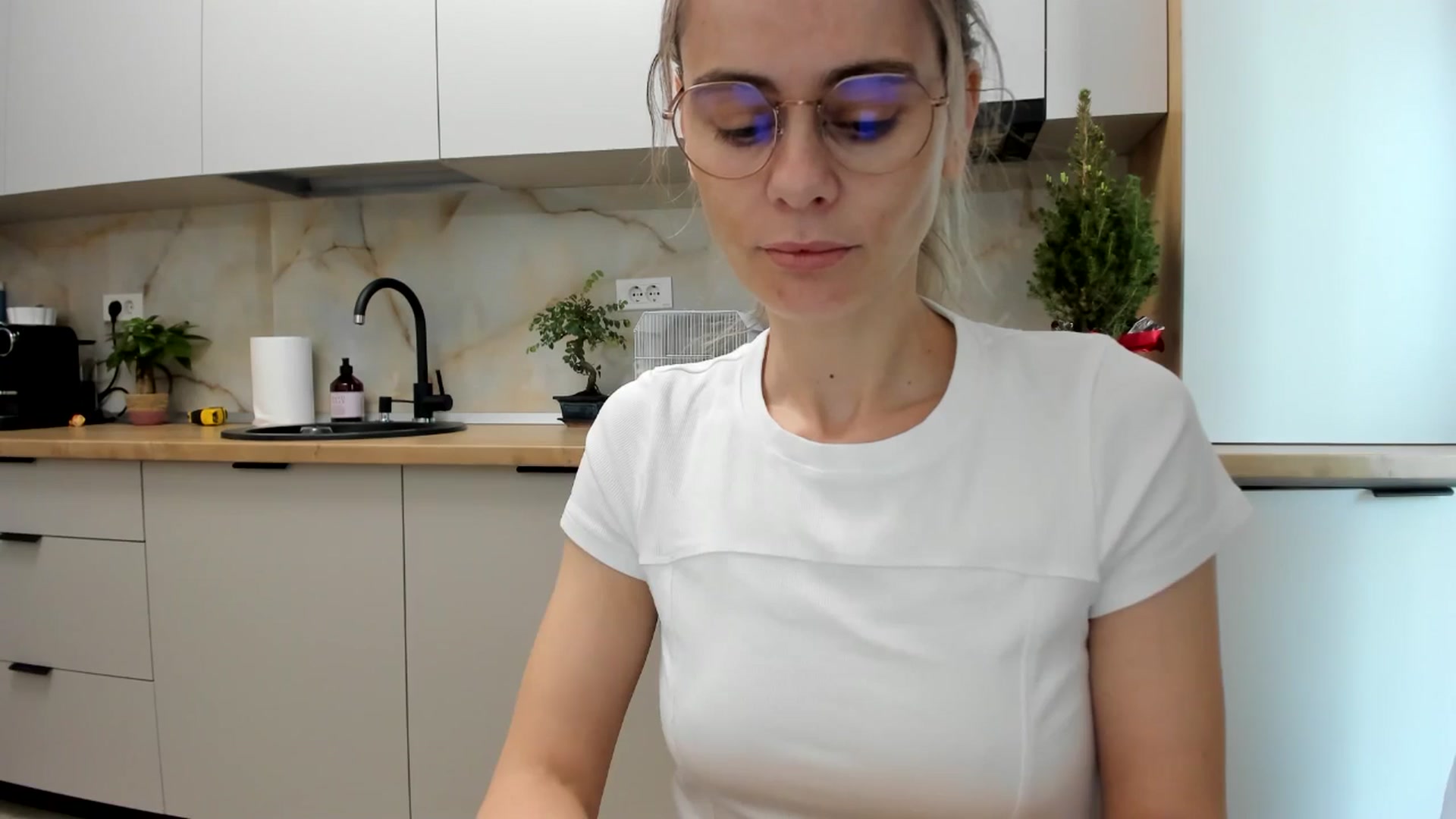 Gallery image thumbnail from DebbyPaige's myfreecams stream on, 01/08/2025, 09:33 image 15 of 20