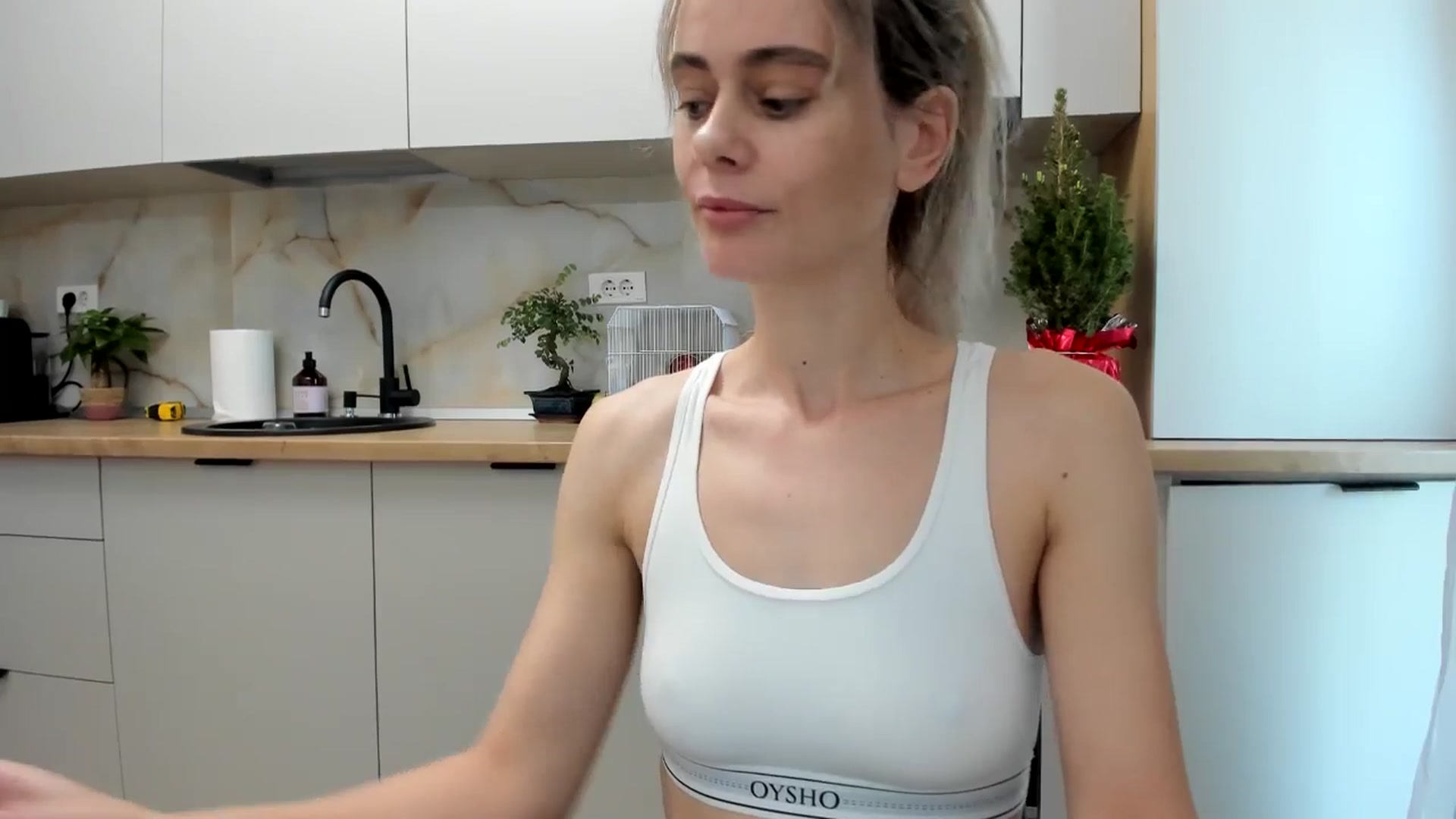 Gallery image thumbnail from DebbyPaige's myfreecams stream on, 01/08/2025, 10:35 image 12 of 20