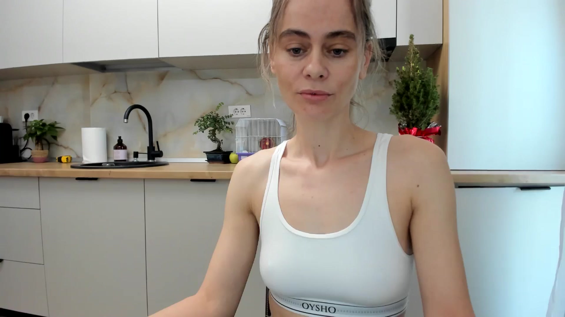 Gallery image thumbnail from DebbyPaige's myfreecams stream on, 01/08/2025, 10:35 image 13 of 20
