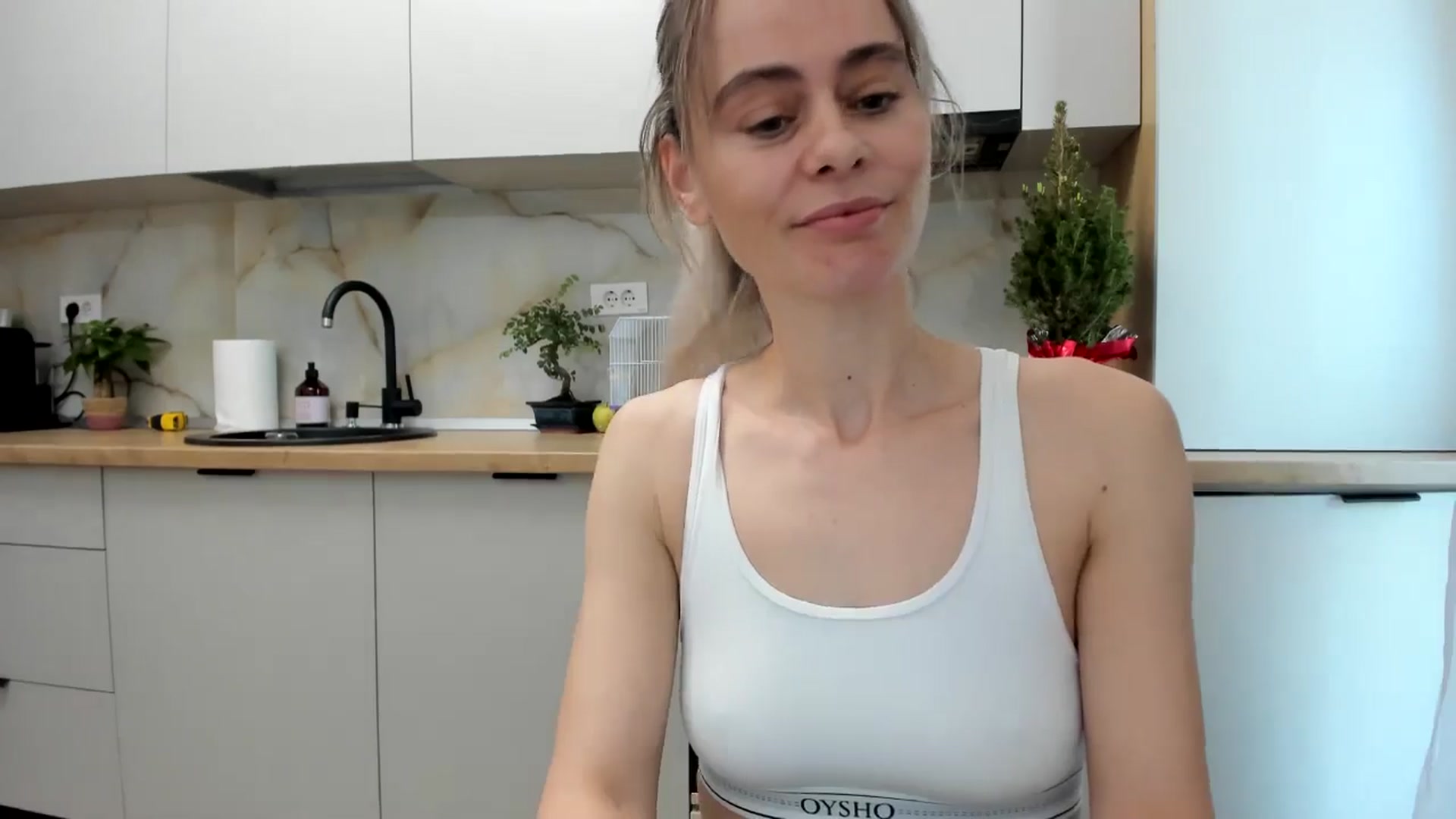 Gallery image thumbnail from DebbyPaige's myfreecams stream on, 01/08/2025, 10:35 image 18 of 20