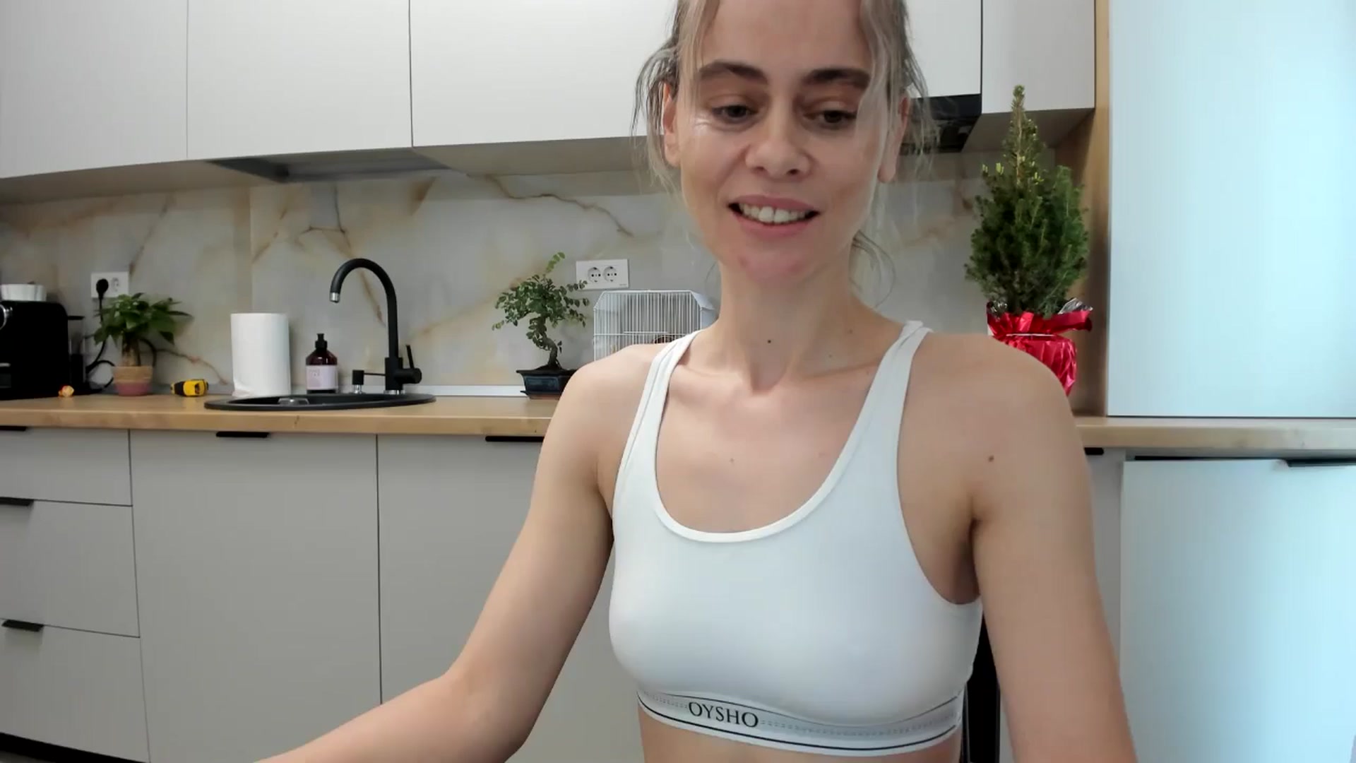Gallery image thumbnail from DebbyPaige's myfreecams stream on, 01/08/2025, 10:35 image 1 of 20