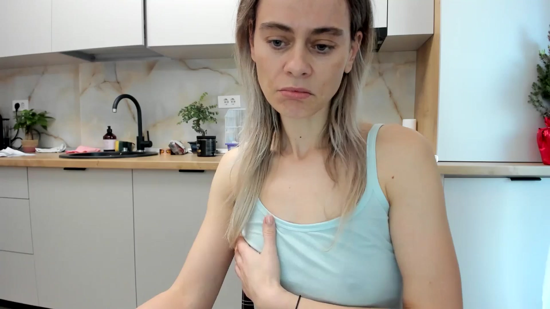 Gallery image thumbnail from DebbyPaige's myfreecams stream on, 01/09/2025, 14:50 image 13 of 20