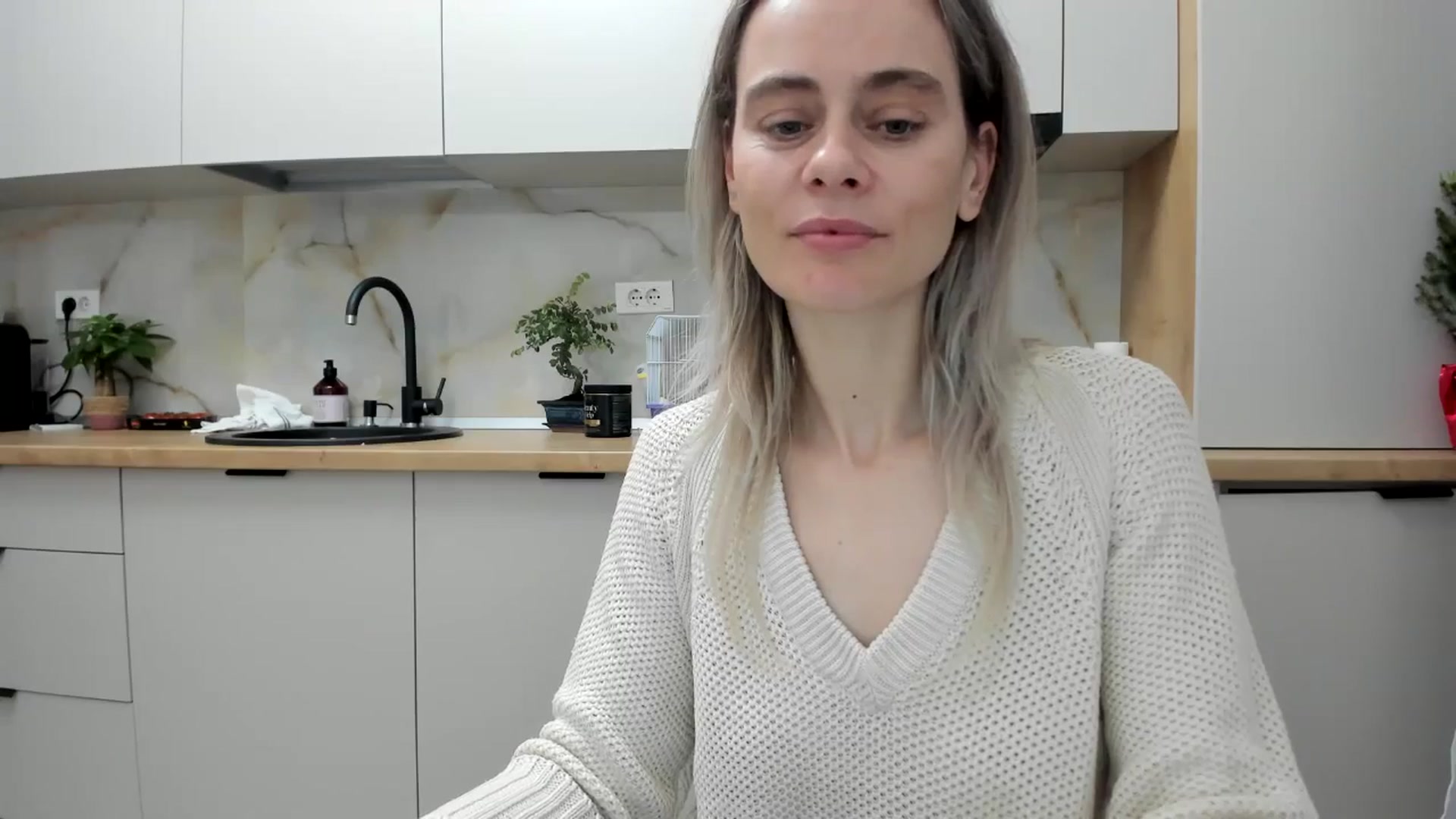 Gallery image thumbnail from DebbyPaige's myfreecams stream on, 01/09/2025, 20:45 image 12 of 20