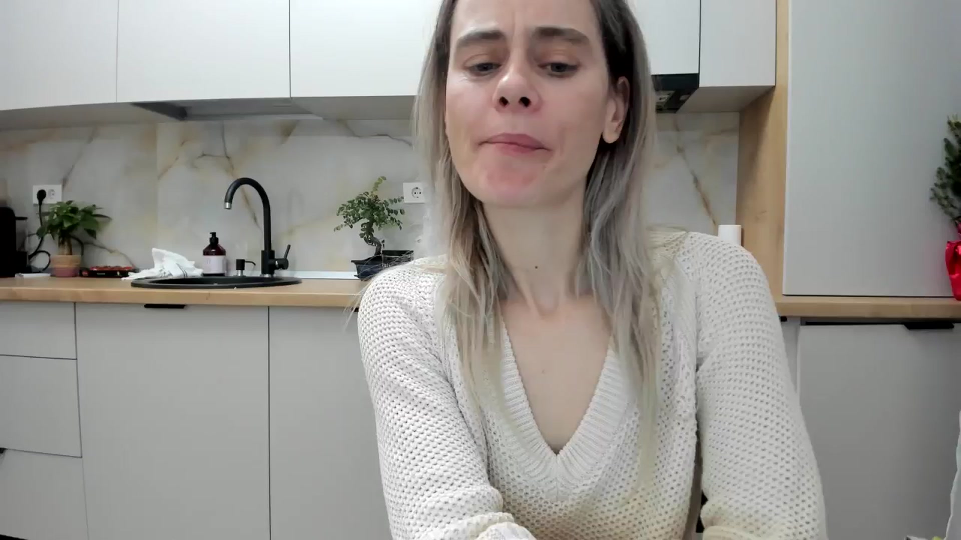 Gallery image thumbnail from DebbyPaige's myfreecams stream on, 01/09/2025, 20:45 image 13 of 20