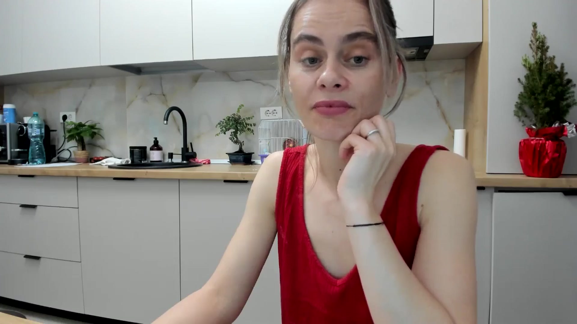 Gallery image thumbnail from DebbyPaige's myfreecams stream on, 01/11/2025, 23:07 image 18 of 20