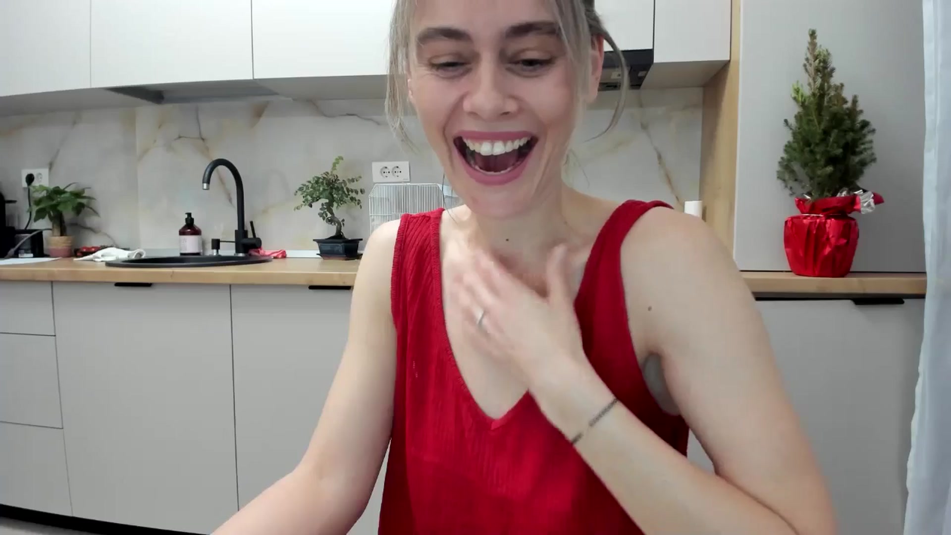 Gallery image thumbnail from DebbyPaige's myfreecams stream on, 01/11/2025, 23:07 image 10 of 20