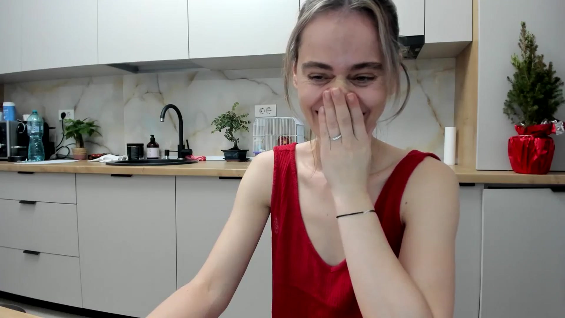 Gallery image thumbnail from DebbyPaige's myfreecams stream on, 01/11/2025, 23:07 image 19 of 20