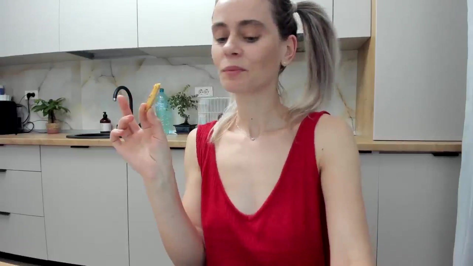 Gallery image thumbnail from DebbyPaige's myfreecams stream on, 01/12/2025, 18:39 image 16 of 20